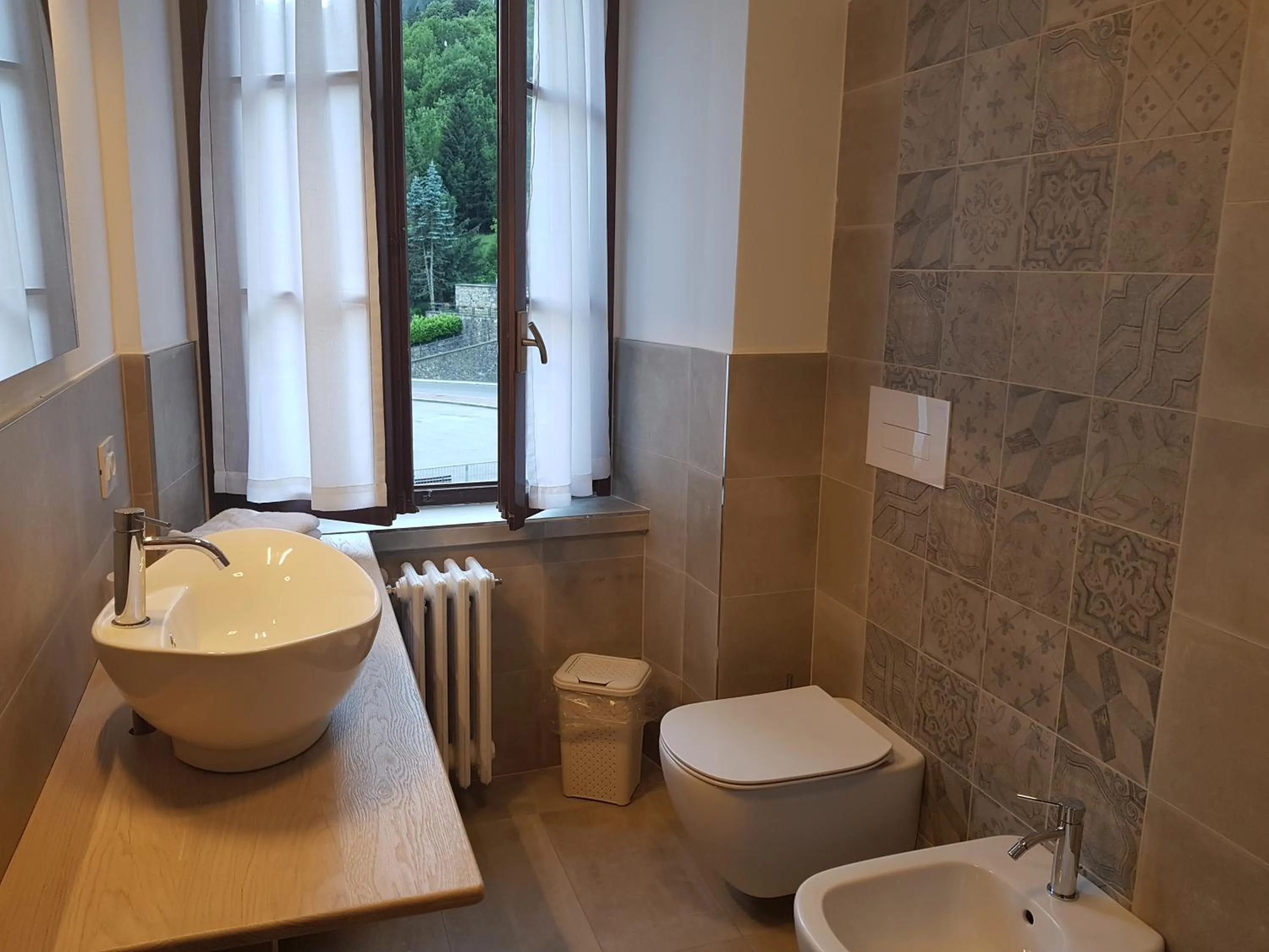 Bathroom in Hotel Pedretti