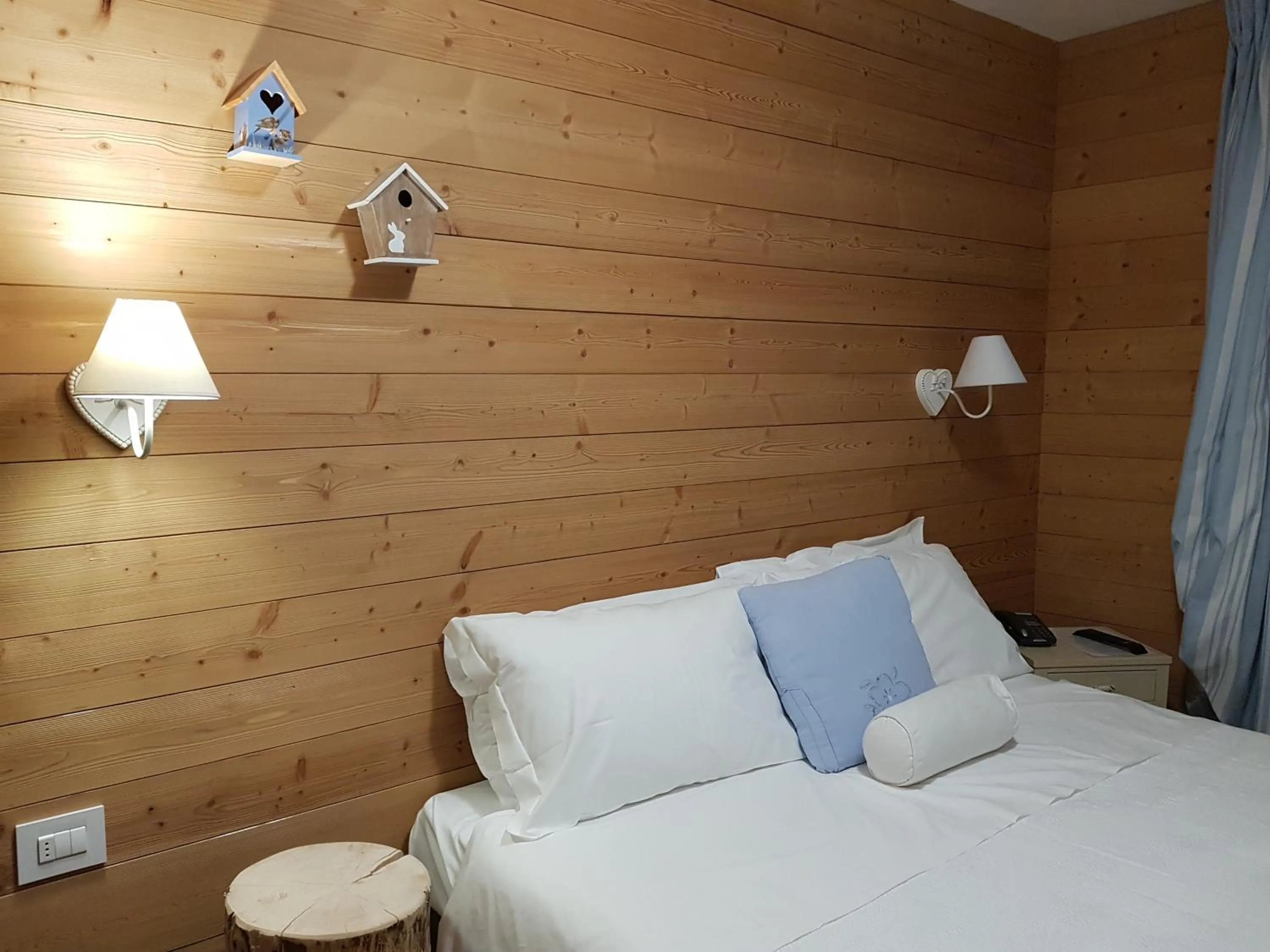 Decorative detail, Bed in Hotel Pedretti