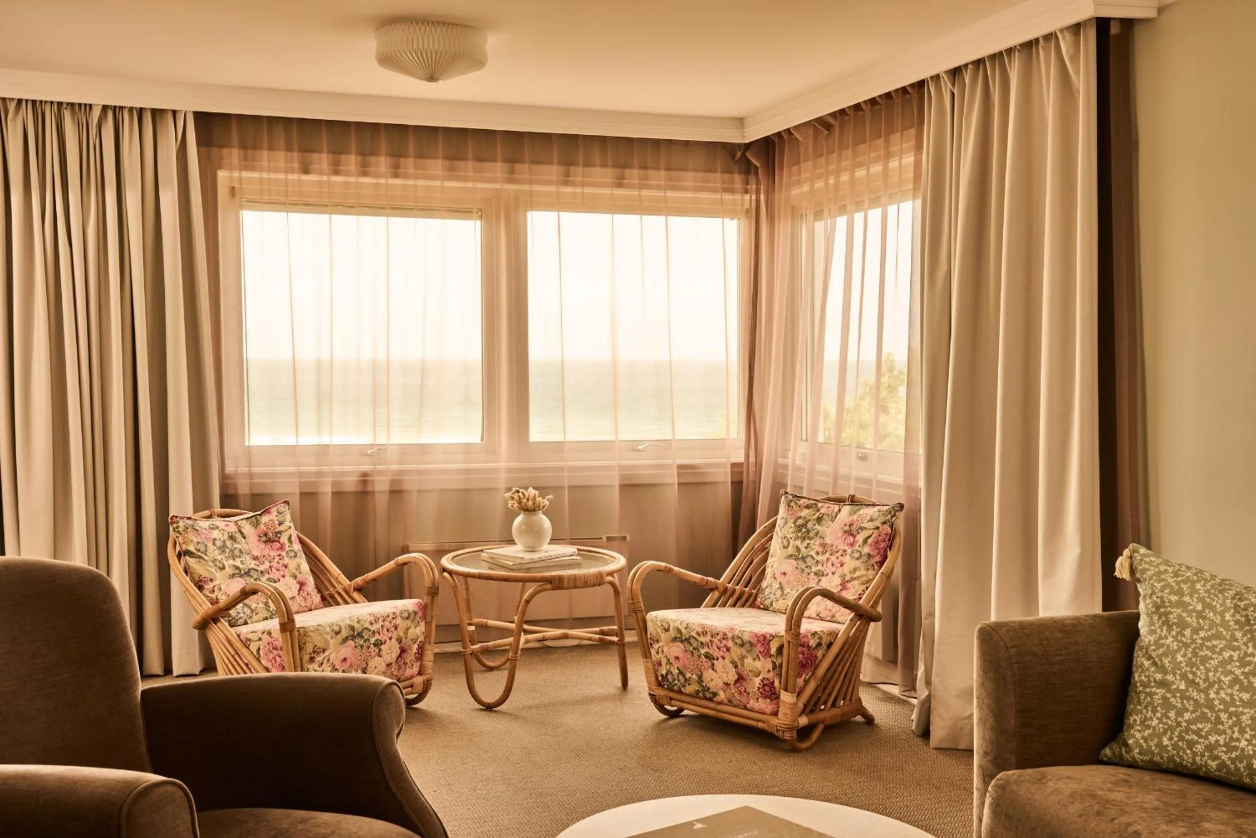 Seating area in Sola Strand Hotel