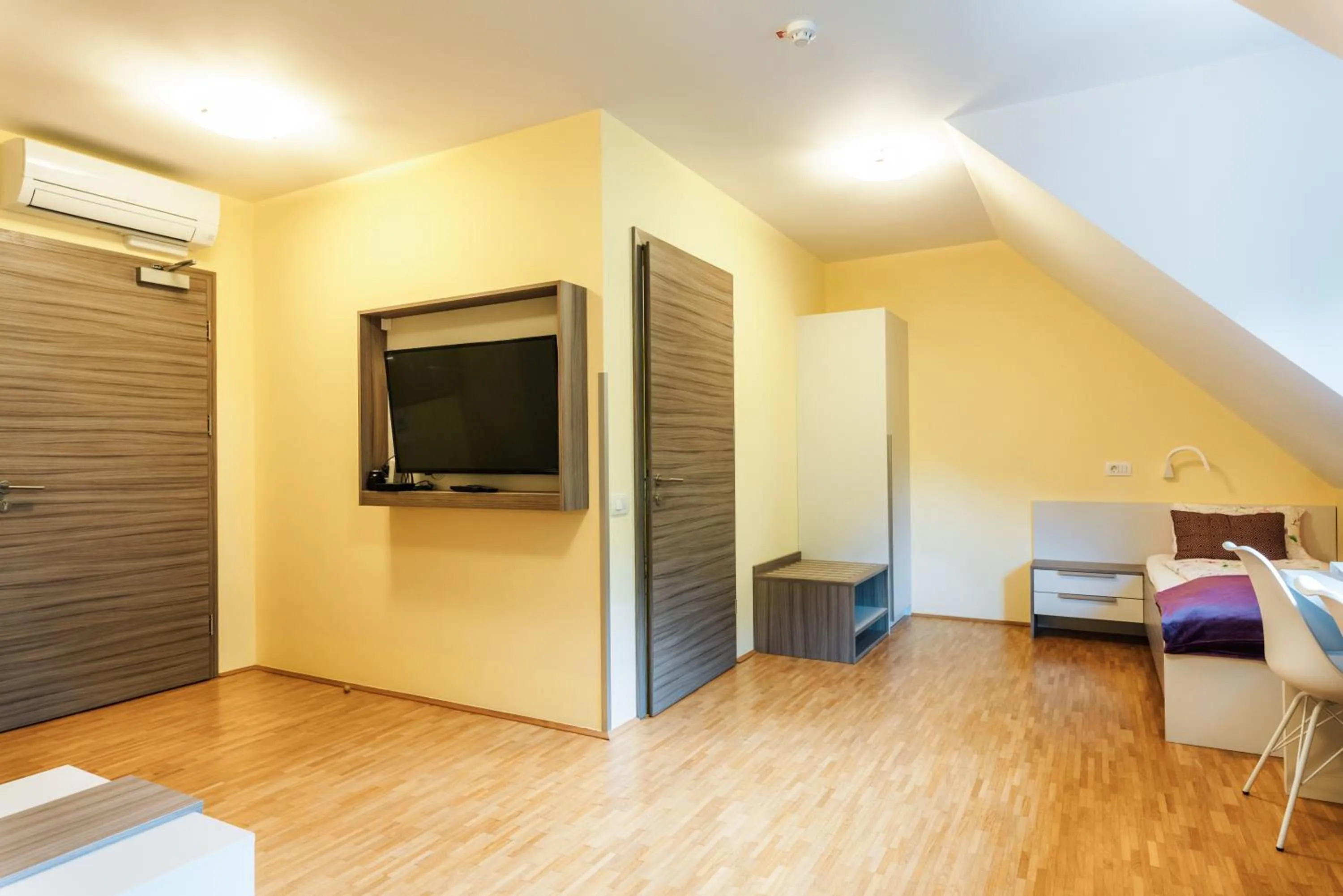 Photo of the whole room in Dvorec Trebnik - SOBE