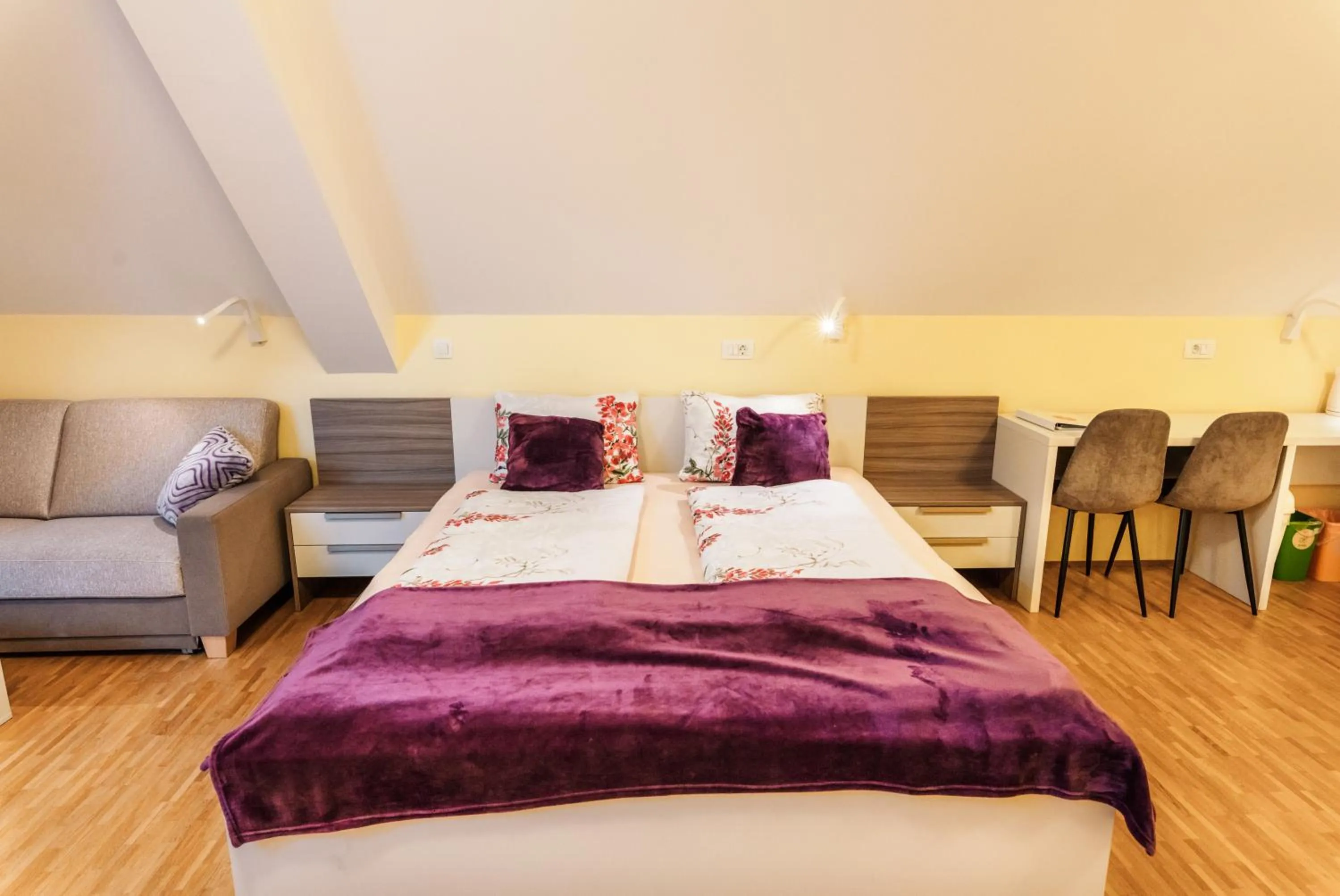 Photo of the whole room, Bed in Dvorec Trebnik - SOBE