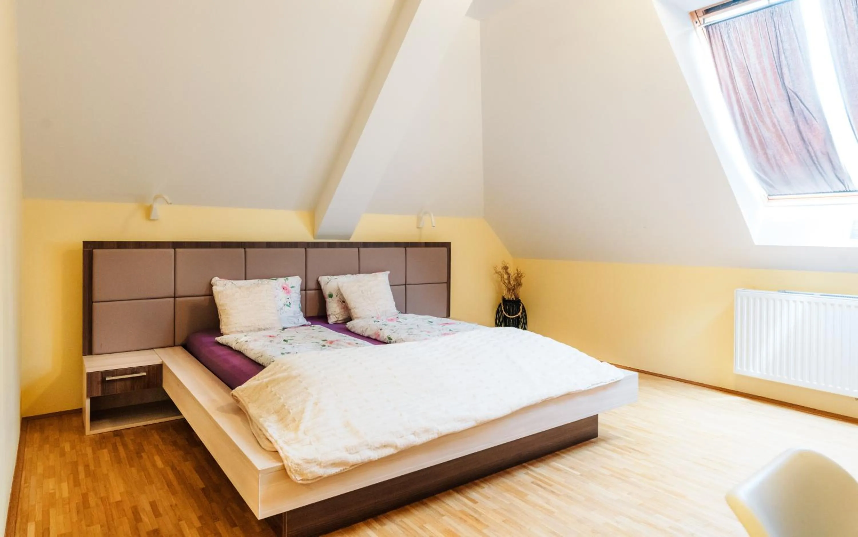 Photo of the whole room, Bed in Dvorec Trebnik - SOBE