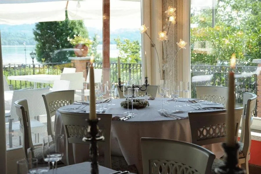 Restaurant/places to eat in Villa Baroni