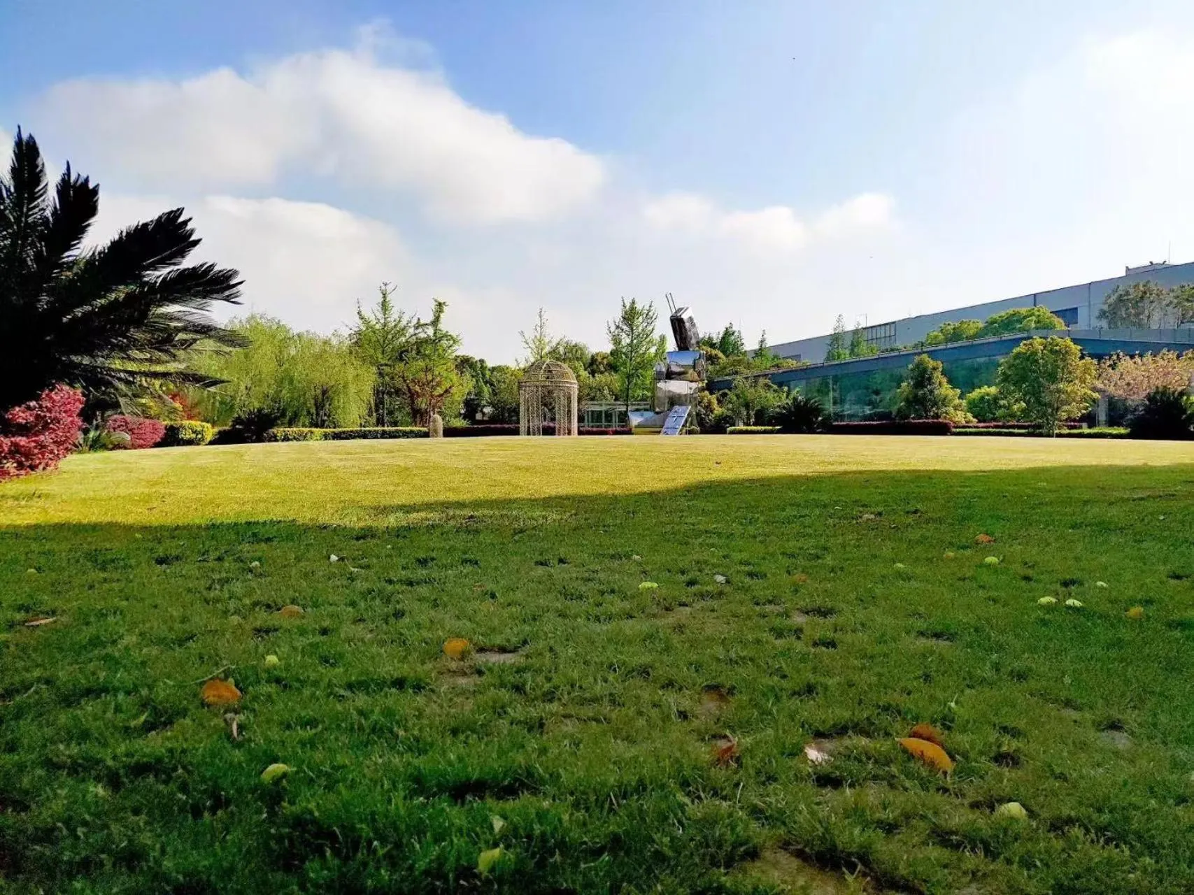 Garden in Holiday Inn Shanghai Pudong Kangqiao by IHG - Free shuttle bus to Disney land, Ins Swimming Pool