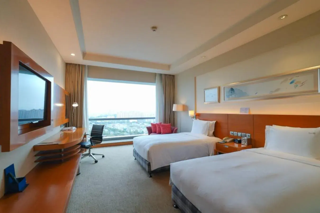 2 Single Beds Standard Club Floor in Holiday Inn Shanghai Pudong Kangqiao by IHG - Free shuttle bus to Disney land, Ins Swimming Pool 2 Single Beds Standard Club Floor in Holiday Inn Shanghai Pudong Kangqiao by IHG - Free shuttle bus to Disney land, Ins Swimming Pool