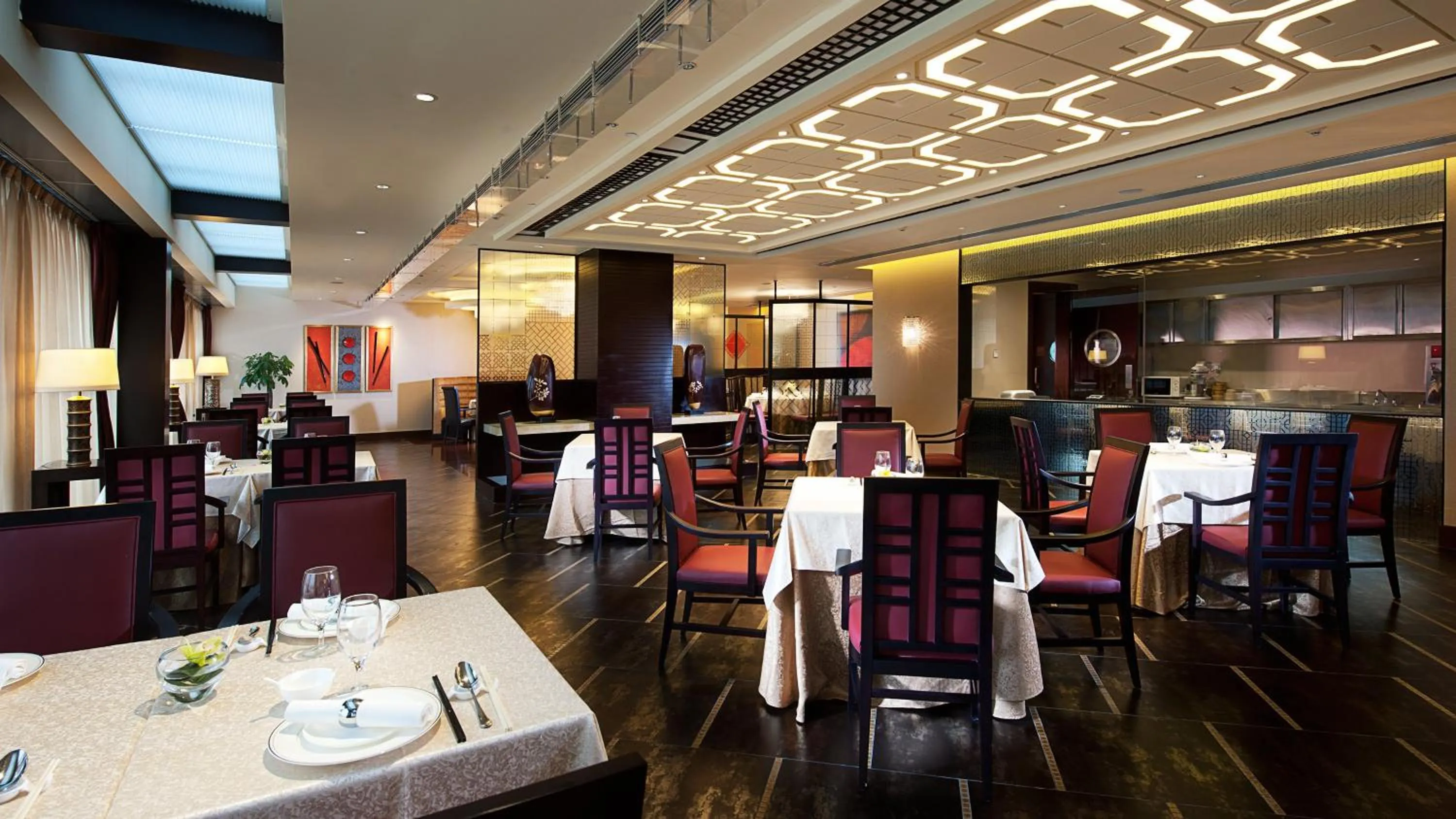 Restaurant/places to eat in Holiday Inn Shanghai Pudong Kangqiao by IHG - Free shuttle bus to Disney land, Ins Swimming Pool