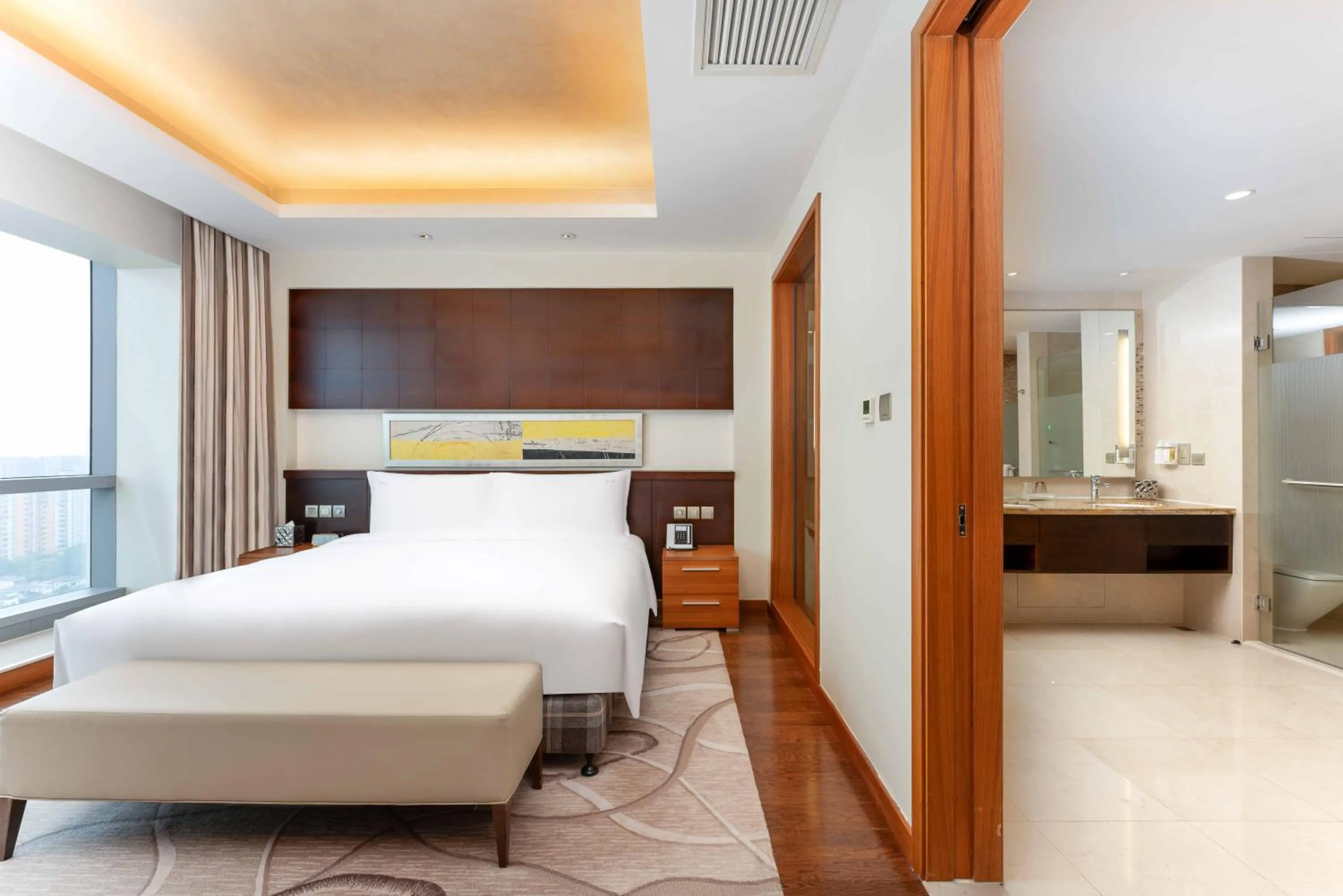Bedroom, Bed in Holiday Inn Shanghai Pudong Kangqiao by IHG - Free shuttle bus to Disney land, Ins Swimming Pool