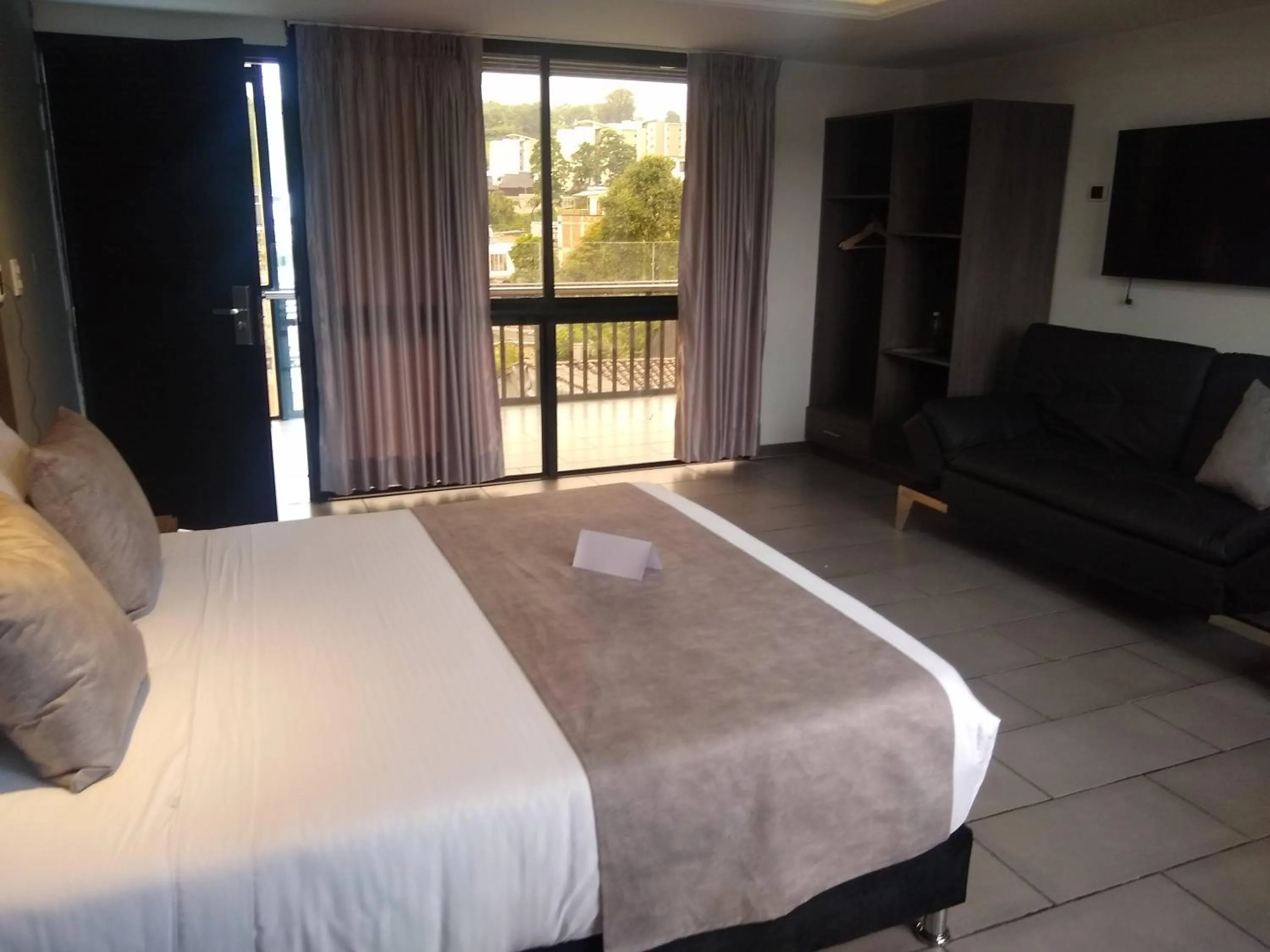 Balcony/Terrace, Bed in HOTEl LA PORRA