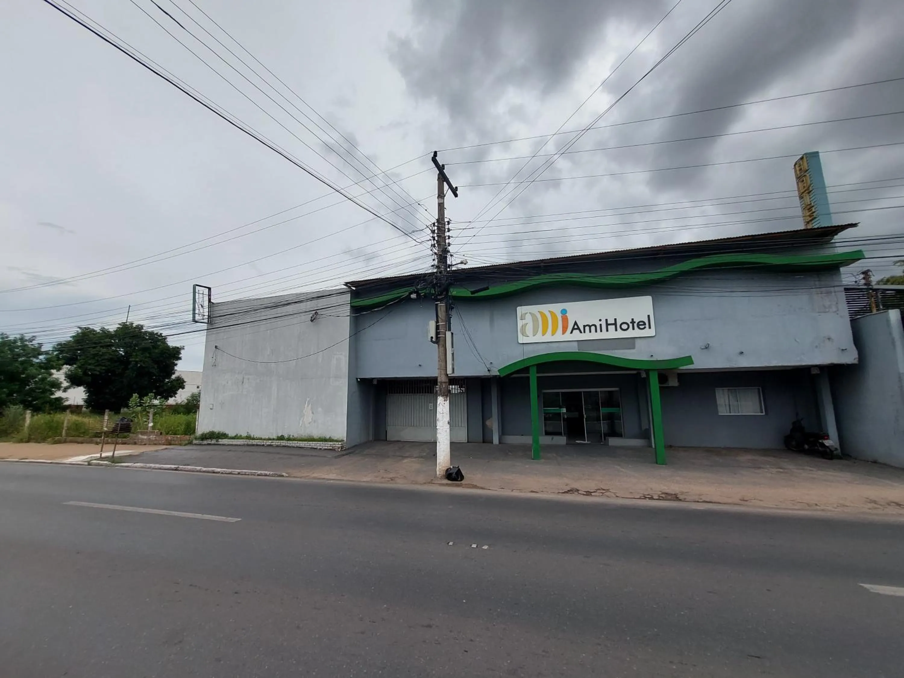 Facade/entrance in Ami Hotel