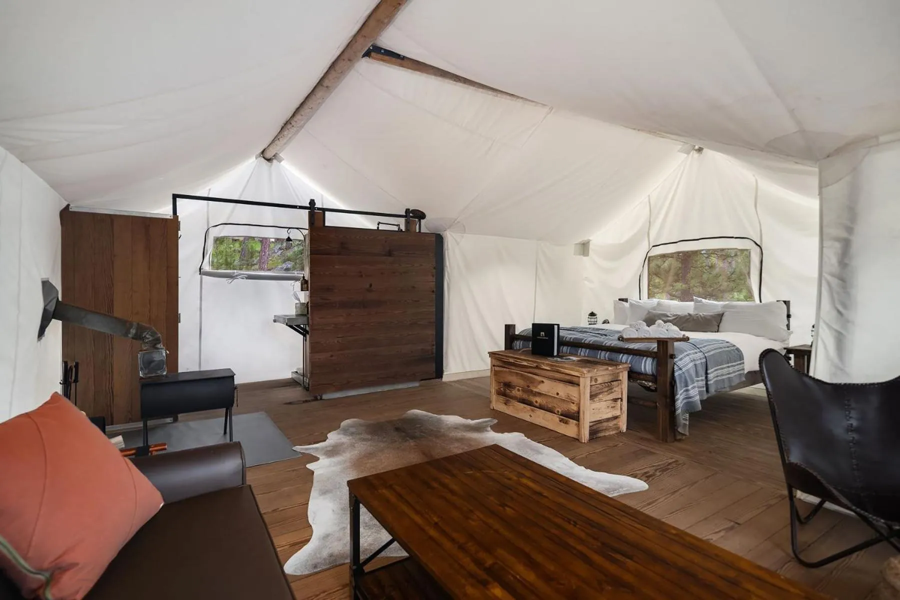 Living room in Under Canvas Mount Rushmore