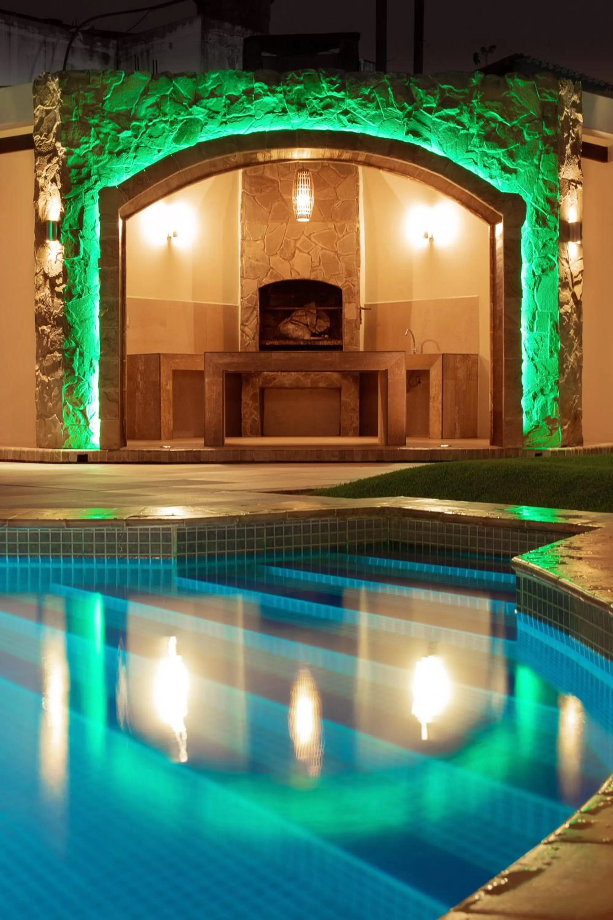 Pool view in Hotel By Armonía Santa Cruz