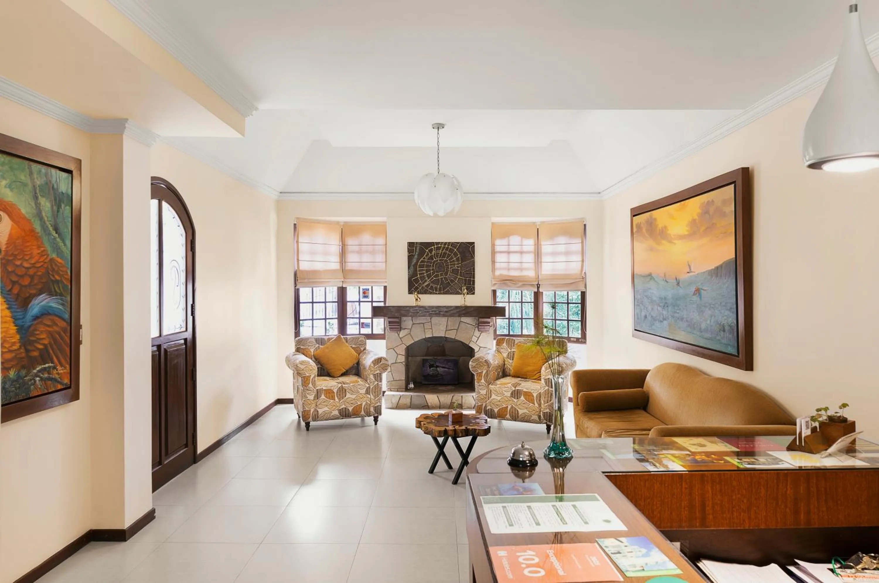 Lobby or reception in Hotel By Armonía Santa Cruz