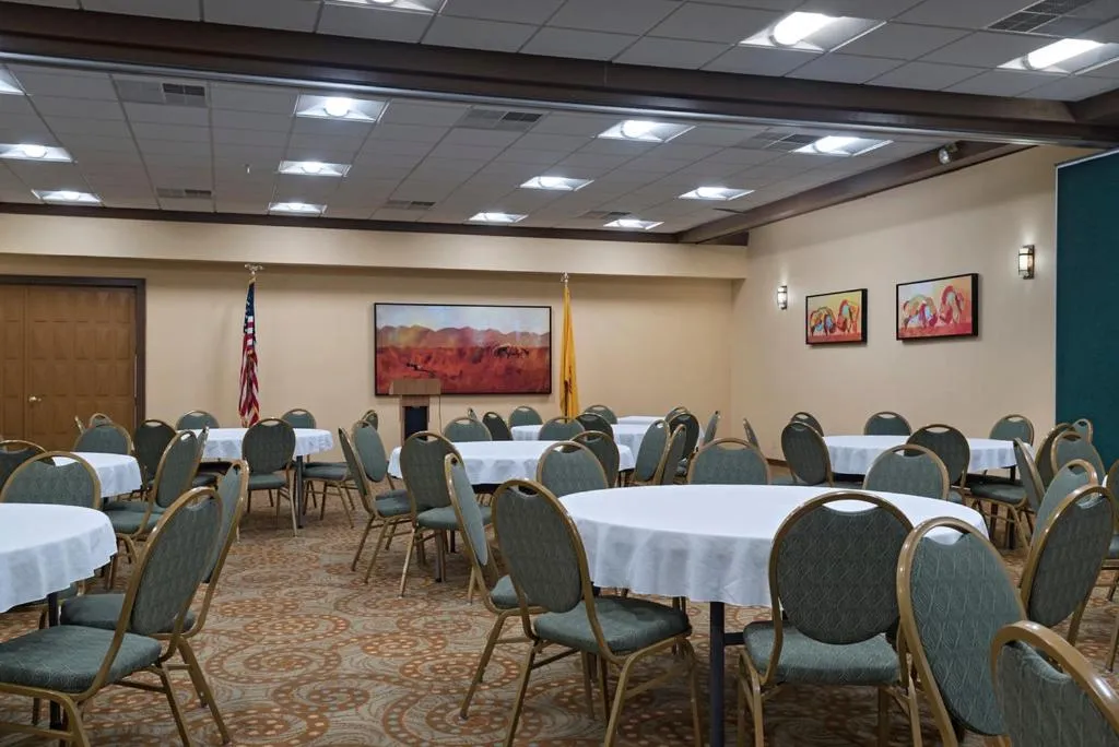 Meeting/conference room in Stevens Inn a Howard Johnson by Wyndham