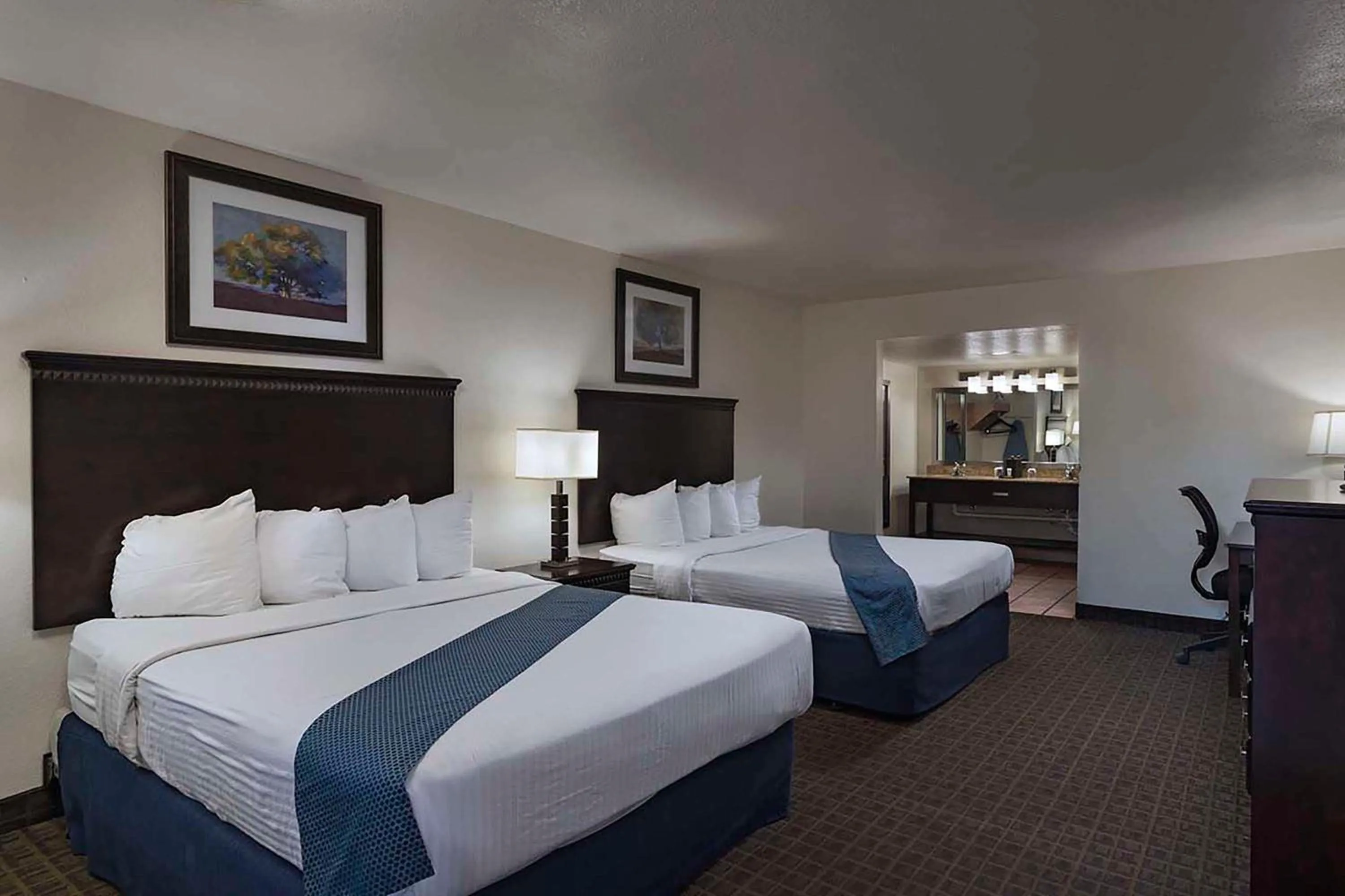 Photo of the whole room, Bed in Stevens Inn a Howard Johnson by Wyndham