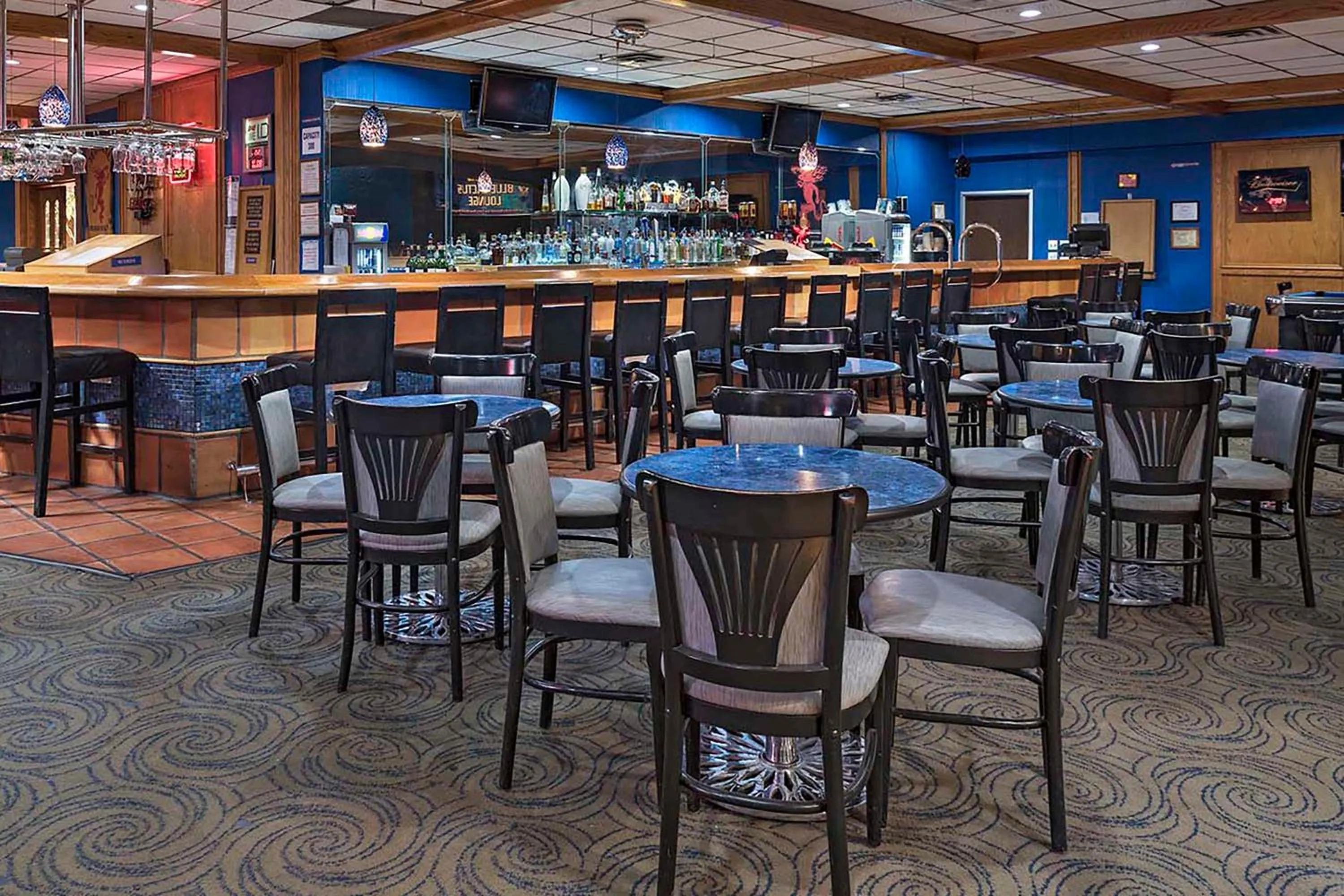 Lounge or bar in Stevens Inn a Howard Johnson by Wyndham