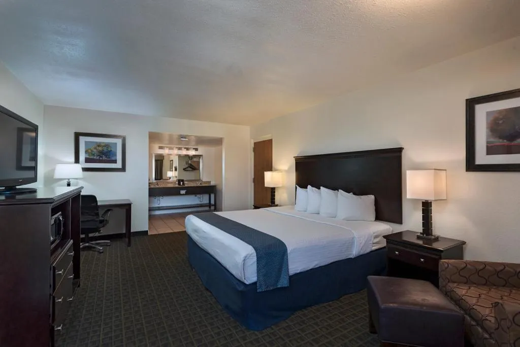 Bed in Stevens Inn a Howard Johnson by Wyndham