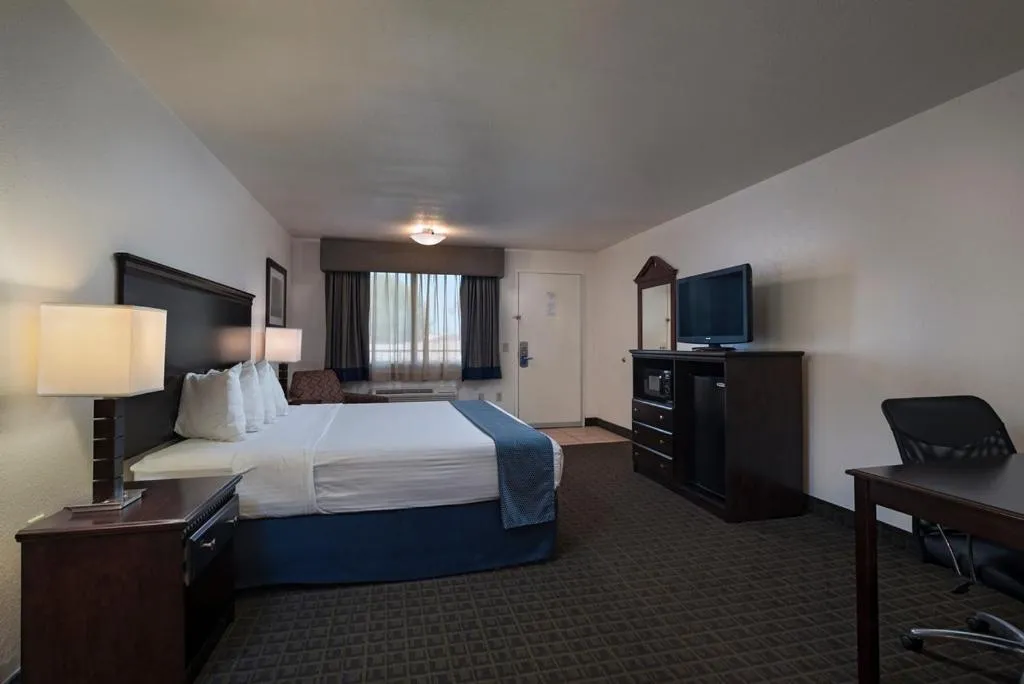 Photo of the whole room, Bed in Stevens Inn a Howard Johnson by Wyndham