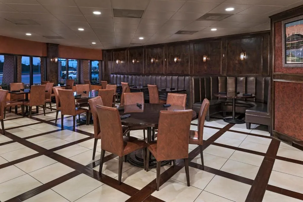 Restaurant/places to eat in Stevens Inn a Howard Johnson by Wyndham