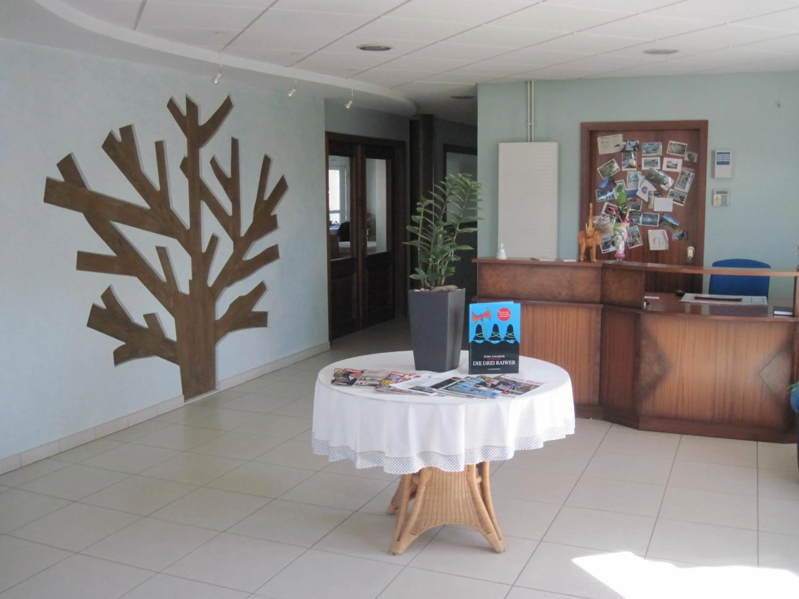 Lobby or reception in Hôtel Des Bois