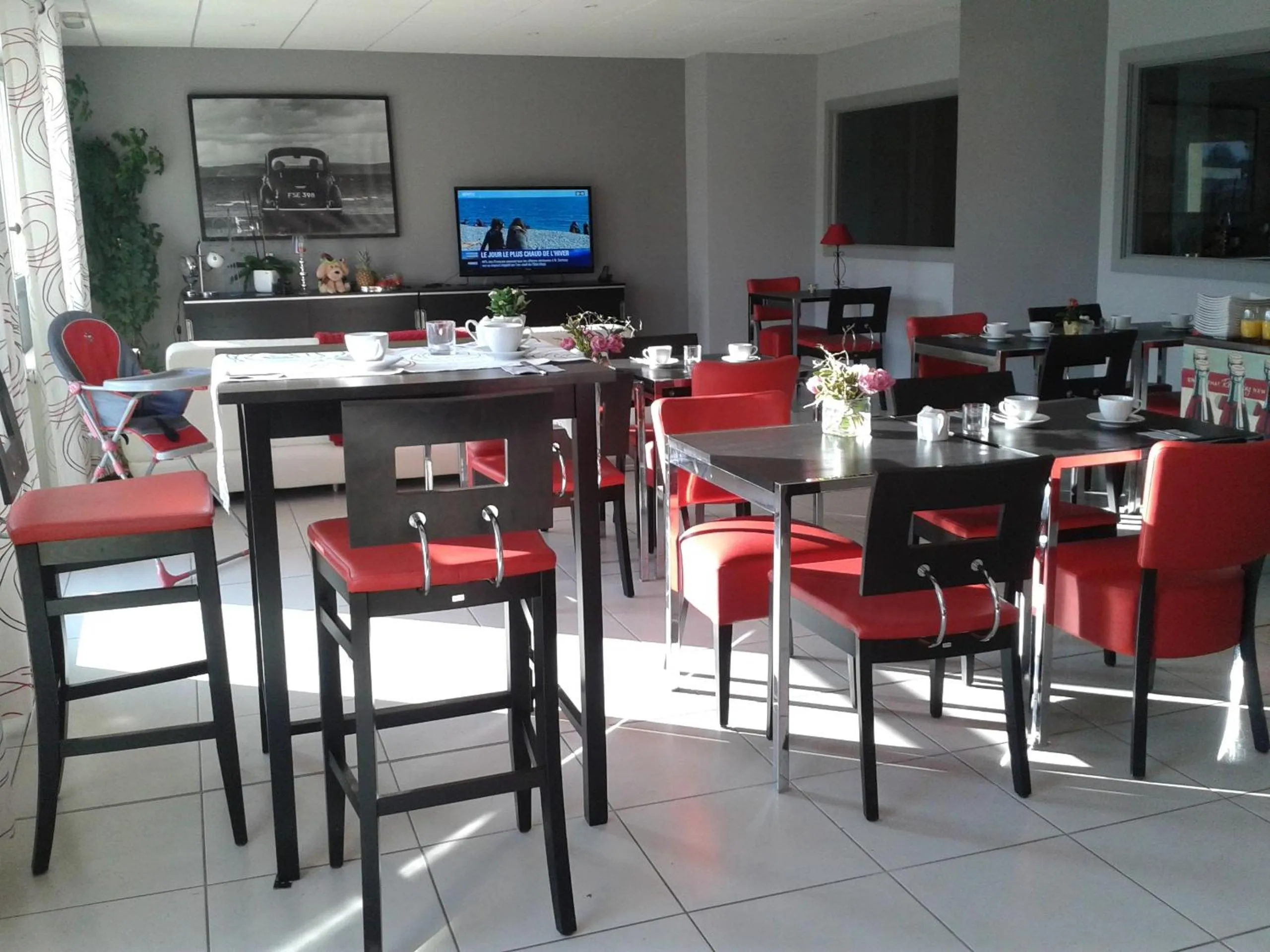 Restaurant/places to eat in Hôtel Des Bois