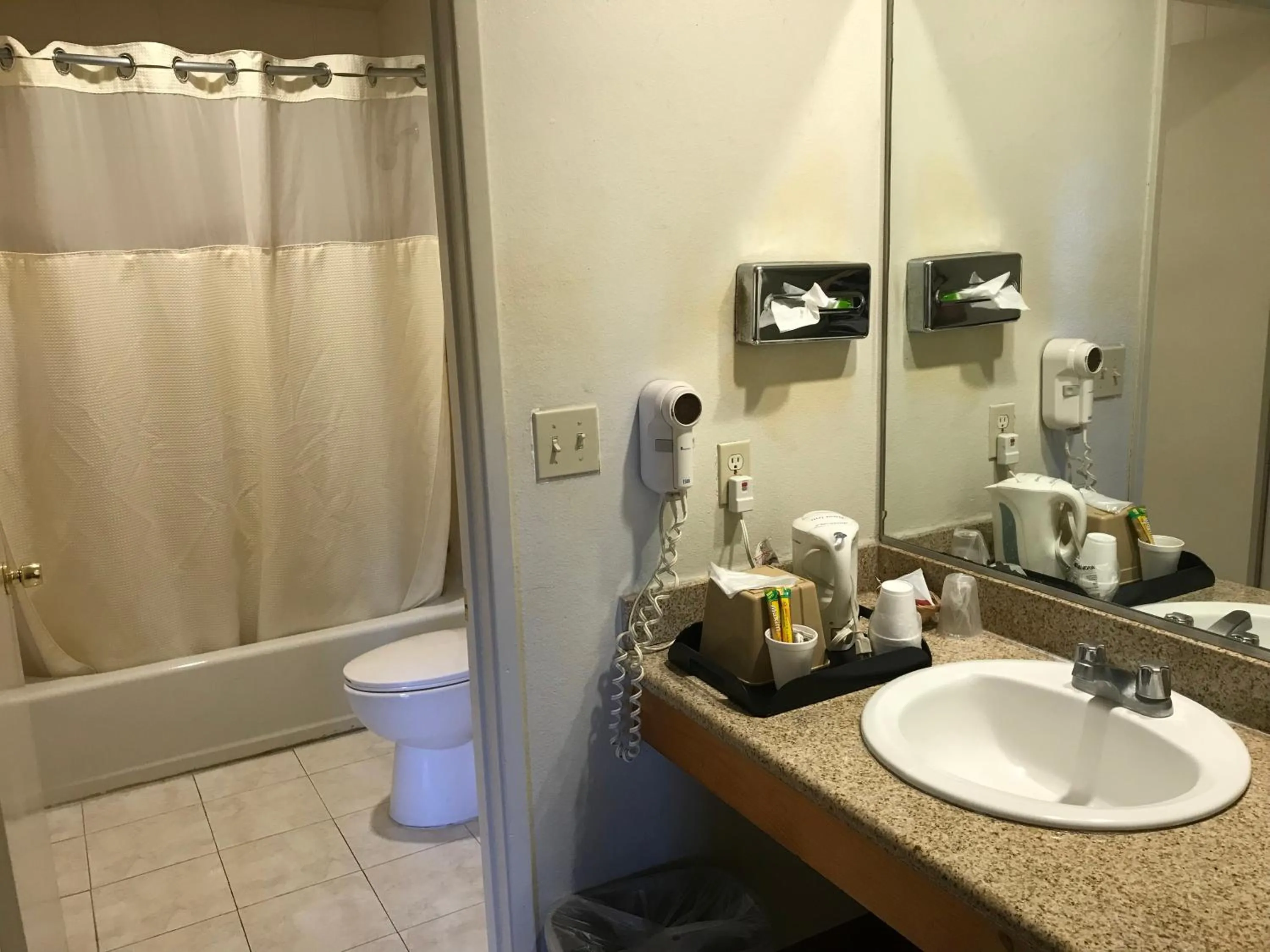 Bathroom in Best Inn Rosemead