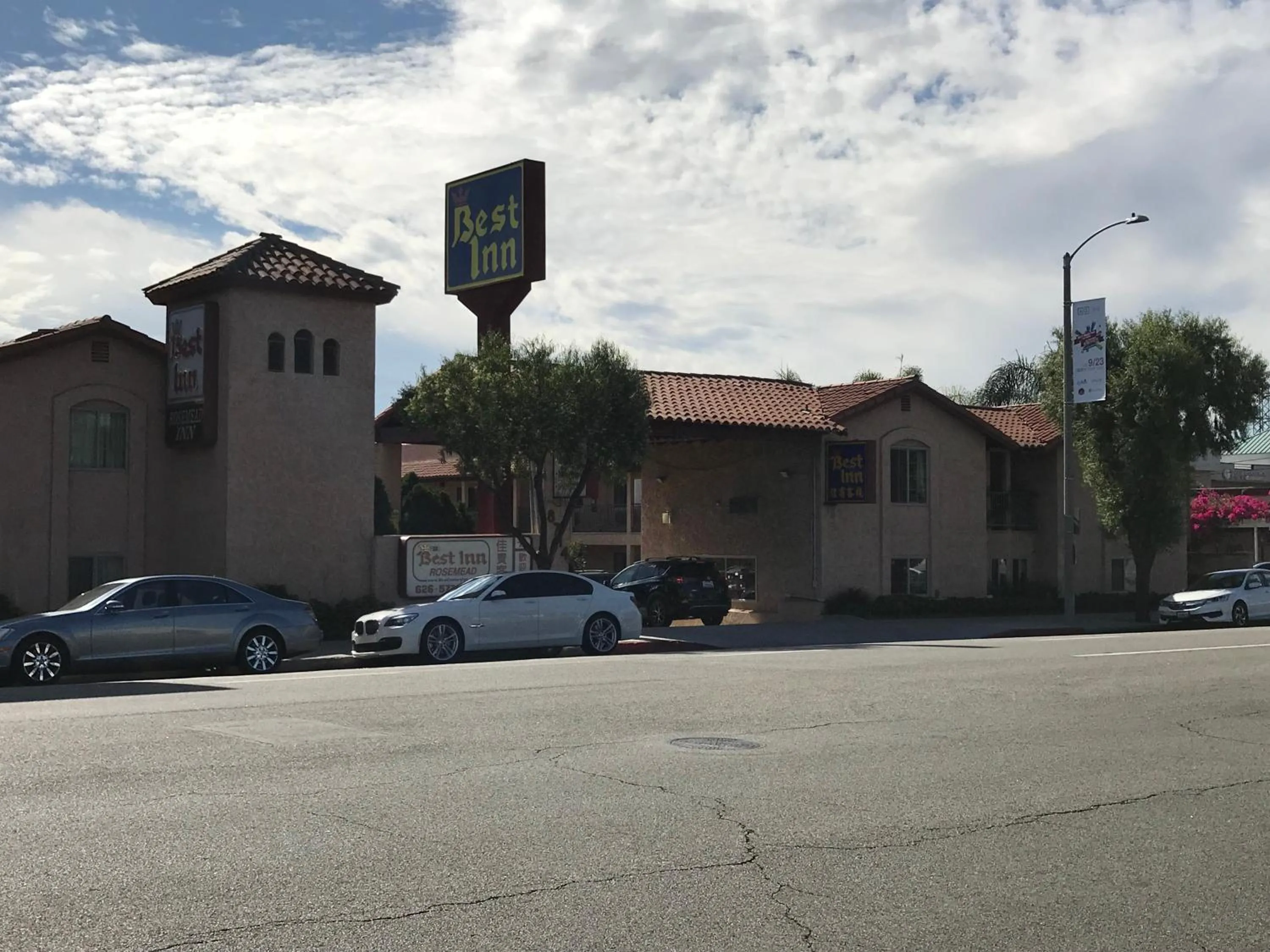 Property building in Best Inn Rosemead