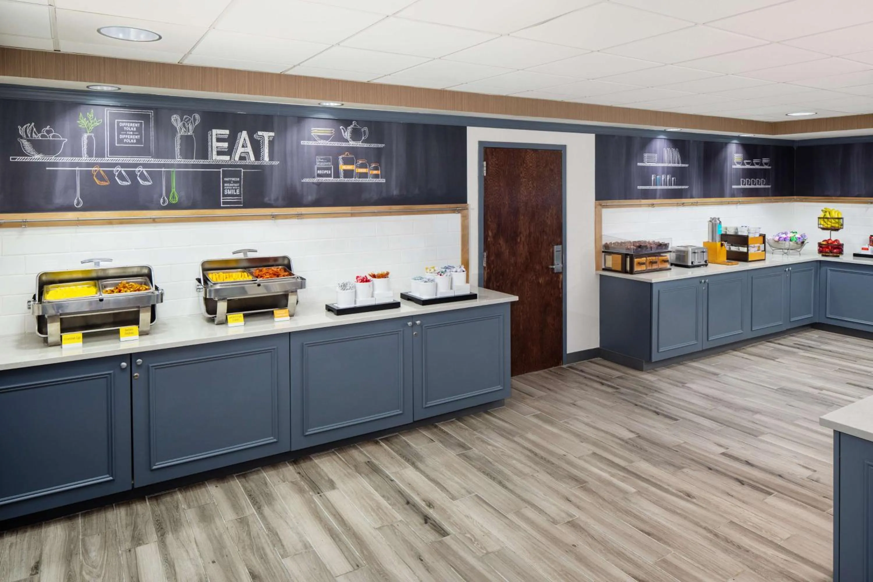 Breakfast in Hampton Inn by Hilton Garden City Long Island