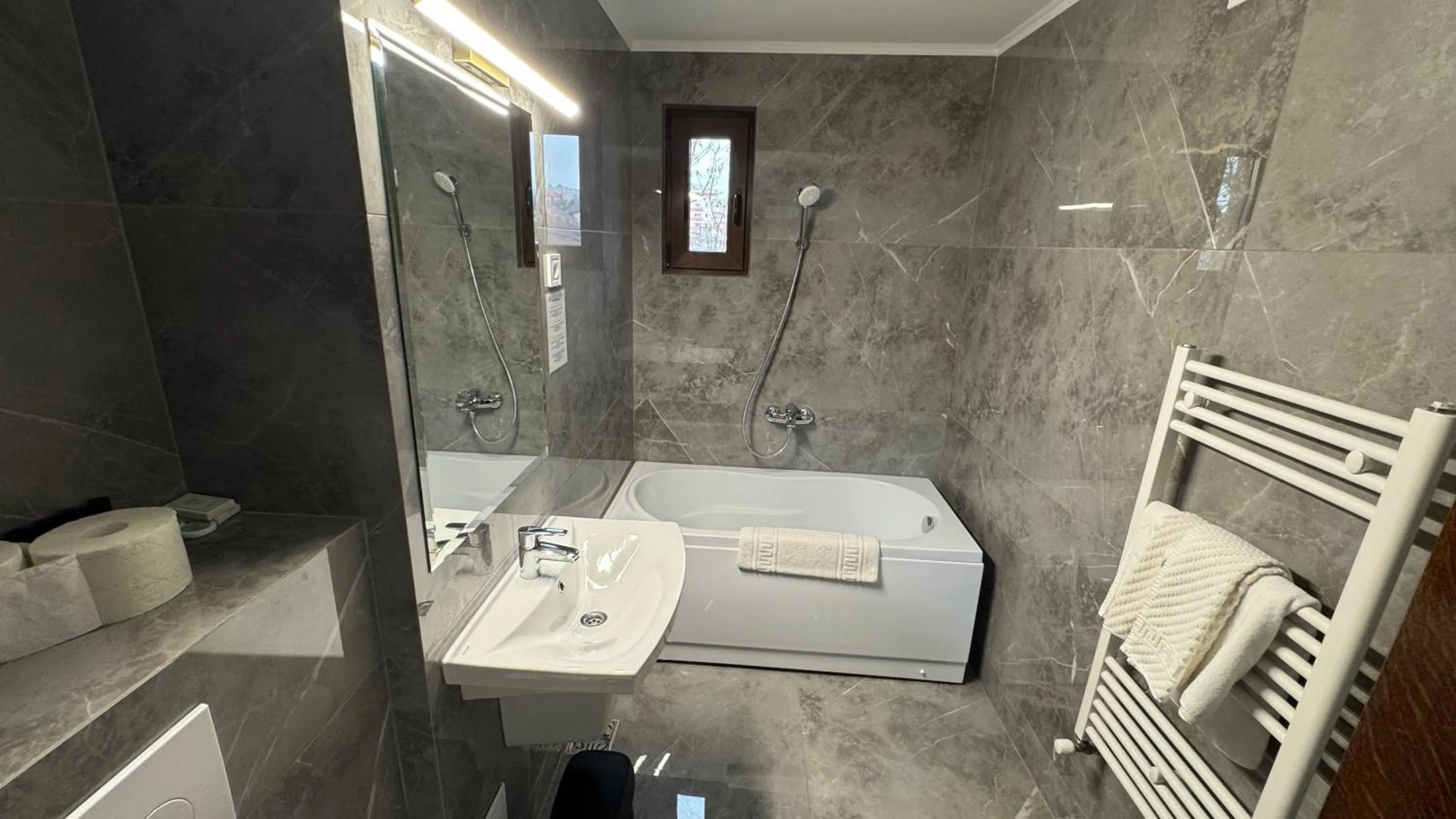 Bathroom in Hotel Majestic