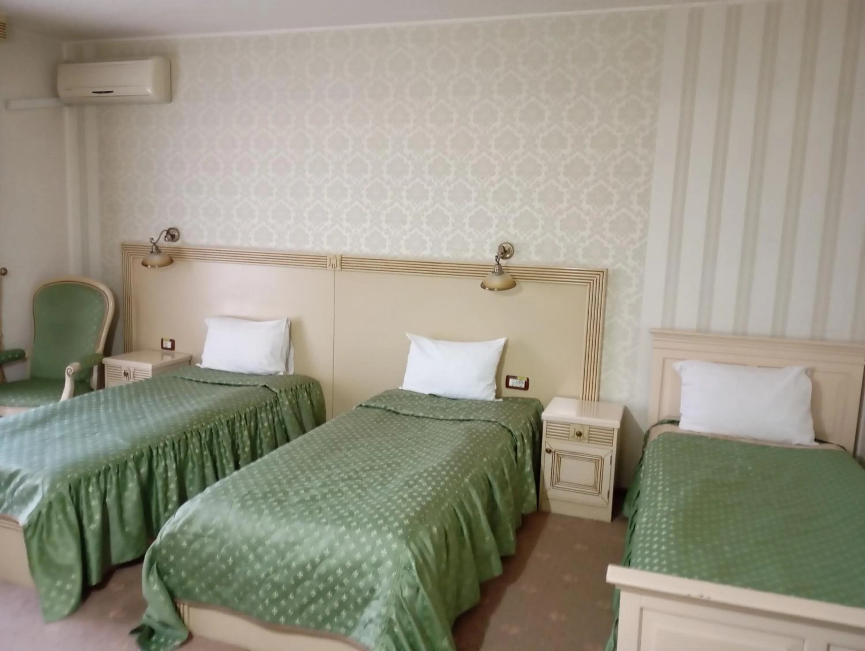 Deluxe Triple Room - single occupancy in Hotel Majestic