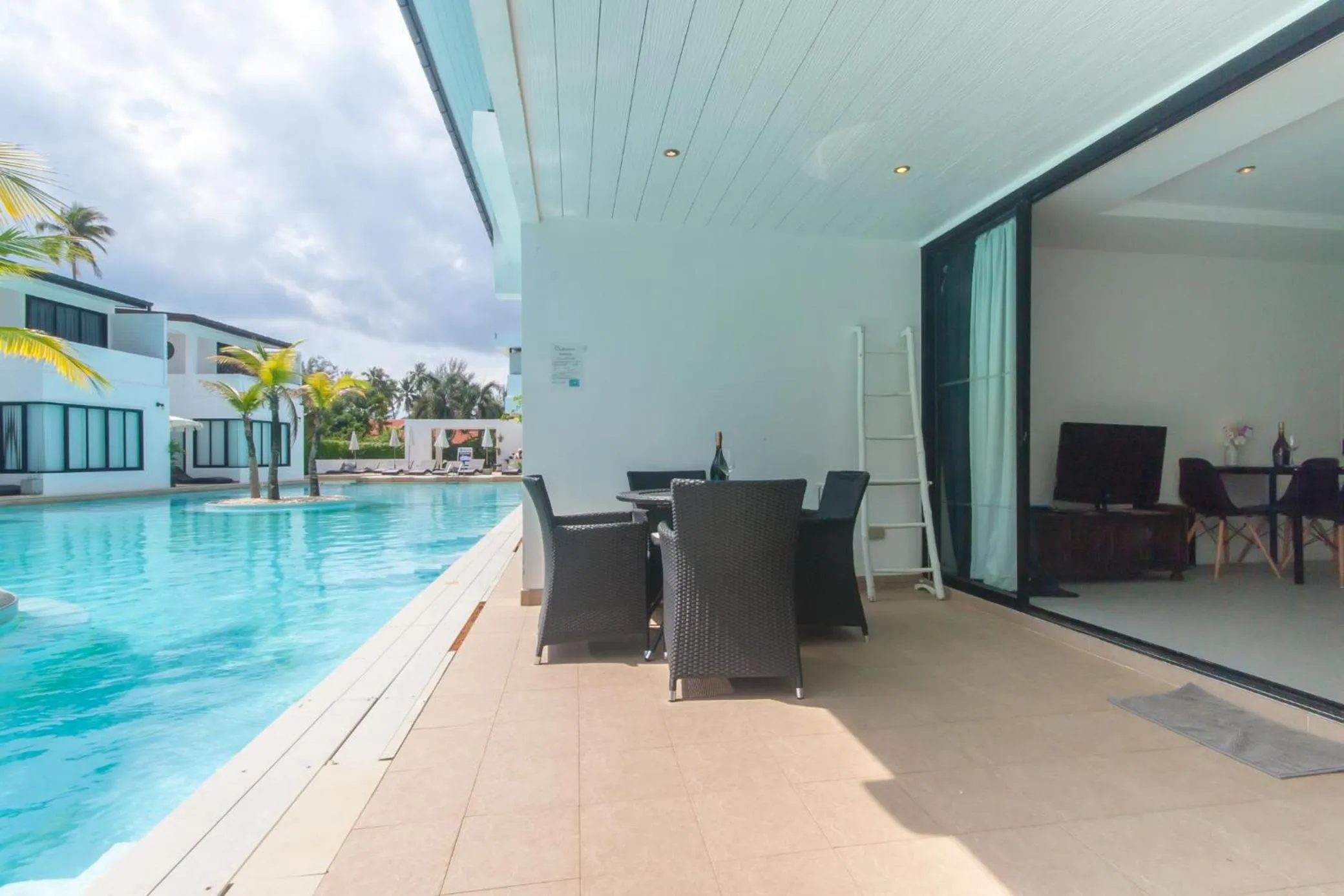 Swimming pool in Sai Naam Lanta Residence SHA Plus