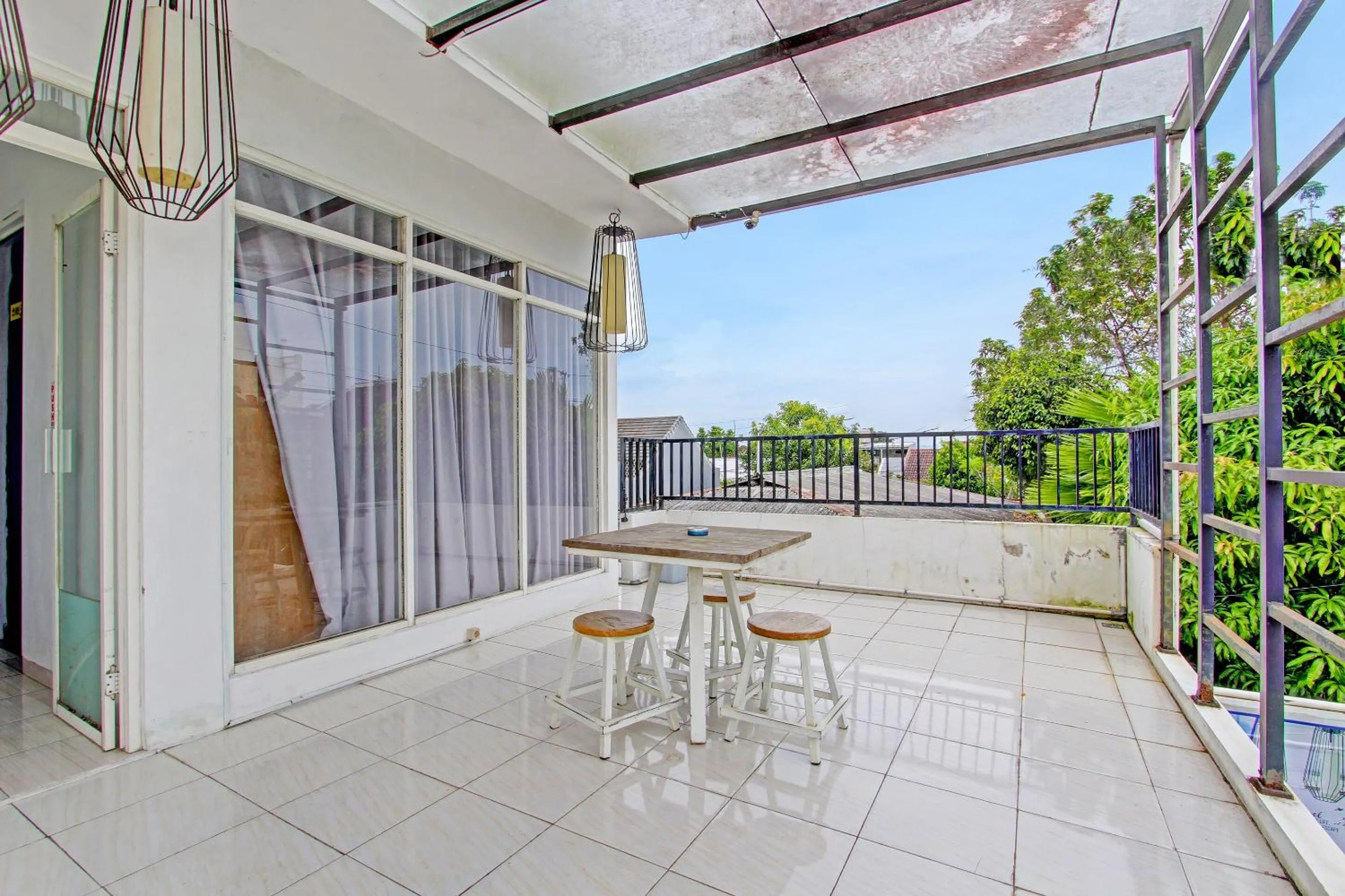 Lobby or reception in OYO 91952 Oase Hostel