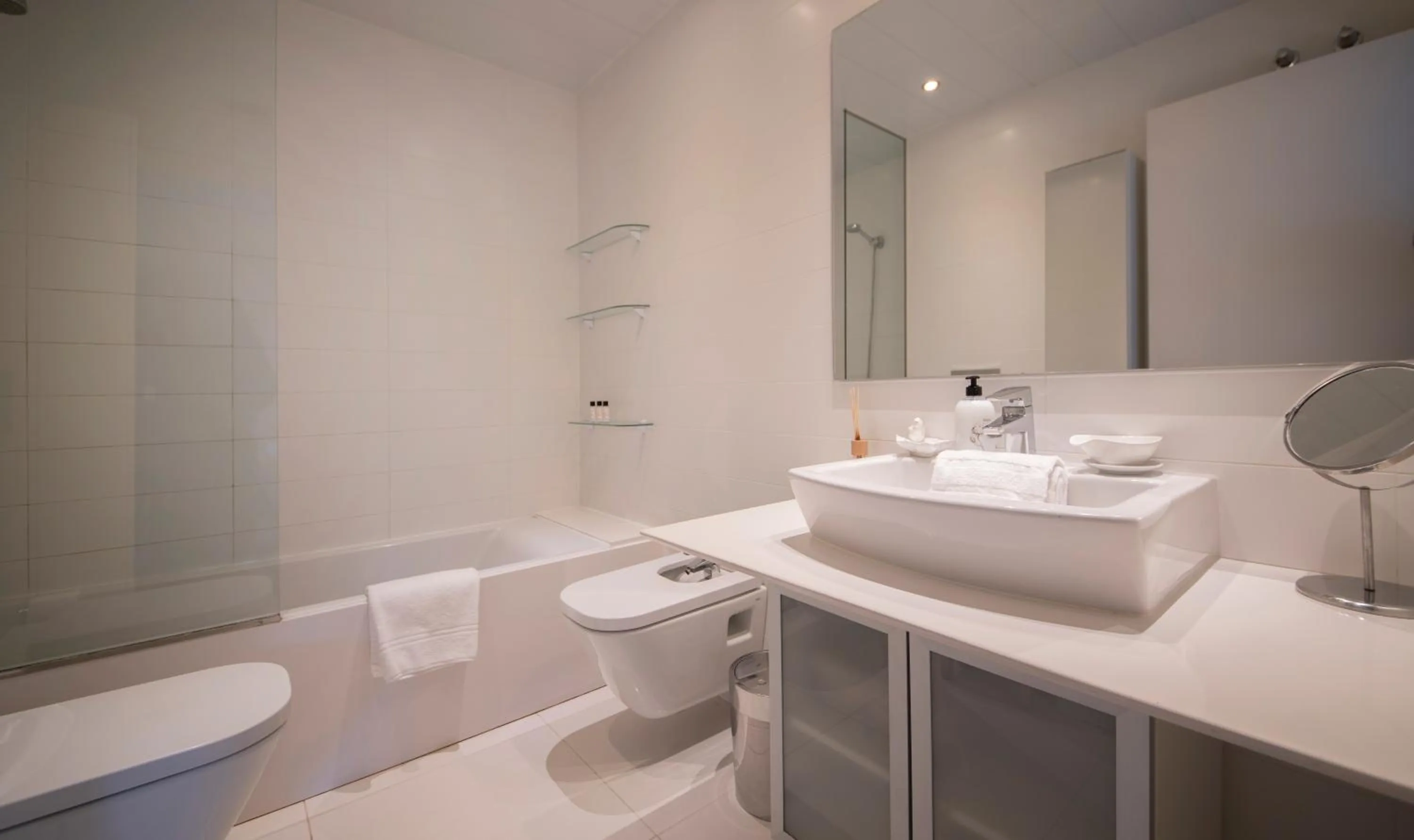 Bathroom in You Stylish City Center Apartments