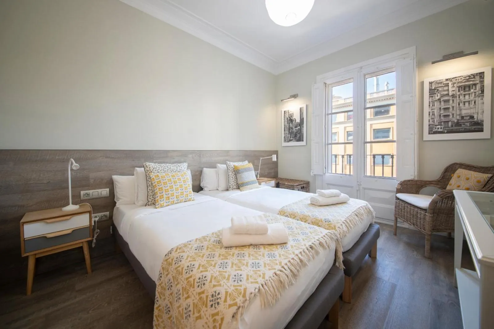 Bedroom, Bed in You Stylish City Center Apartments