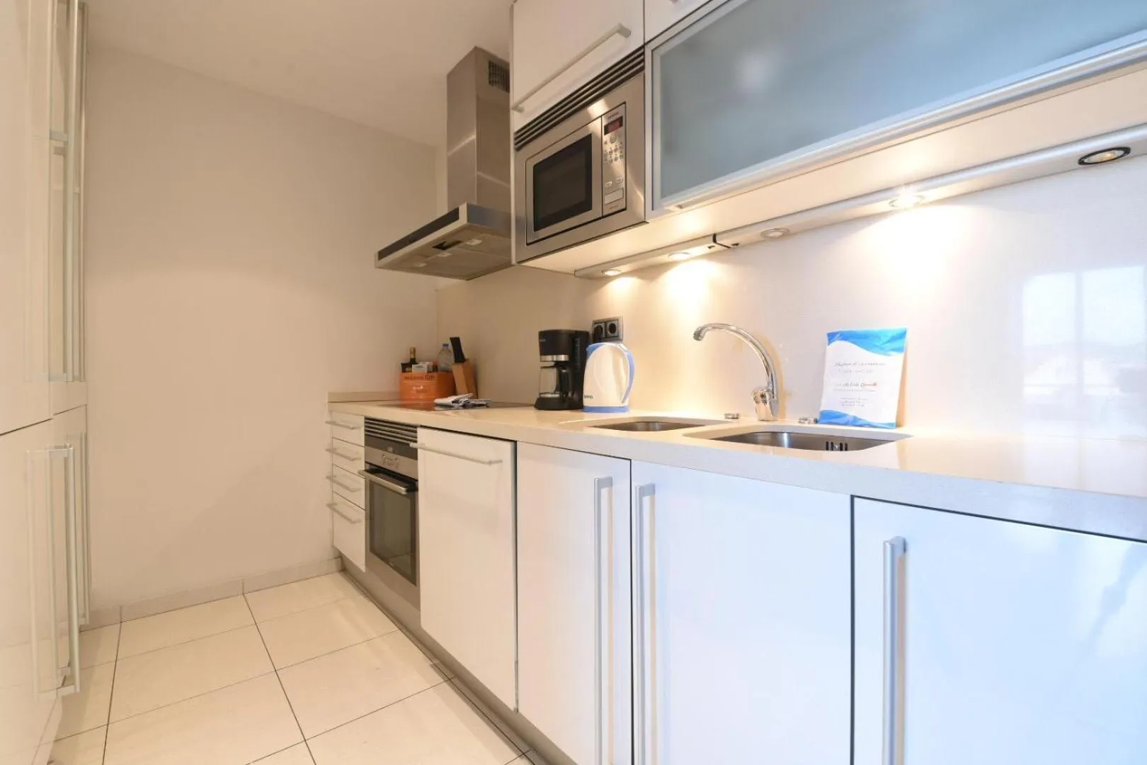 Kitchen or kitchenette in You Stylish City Center Apartments