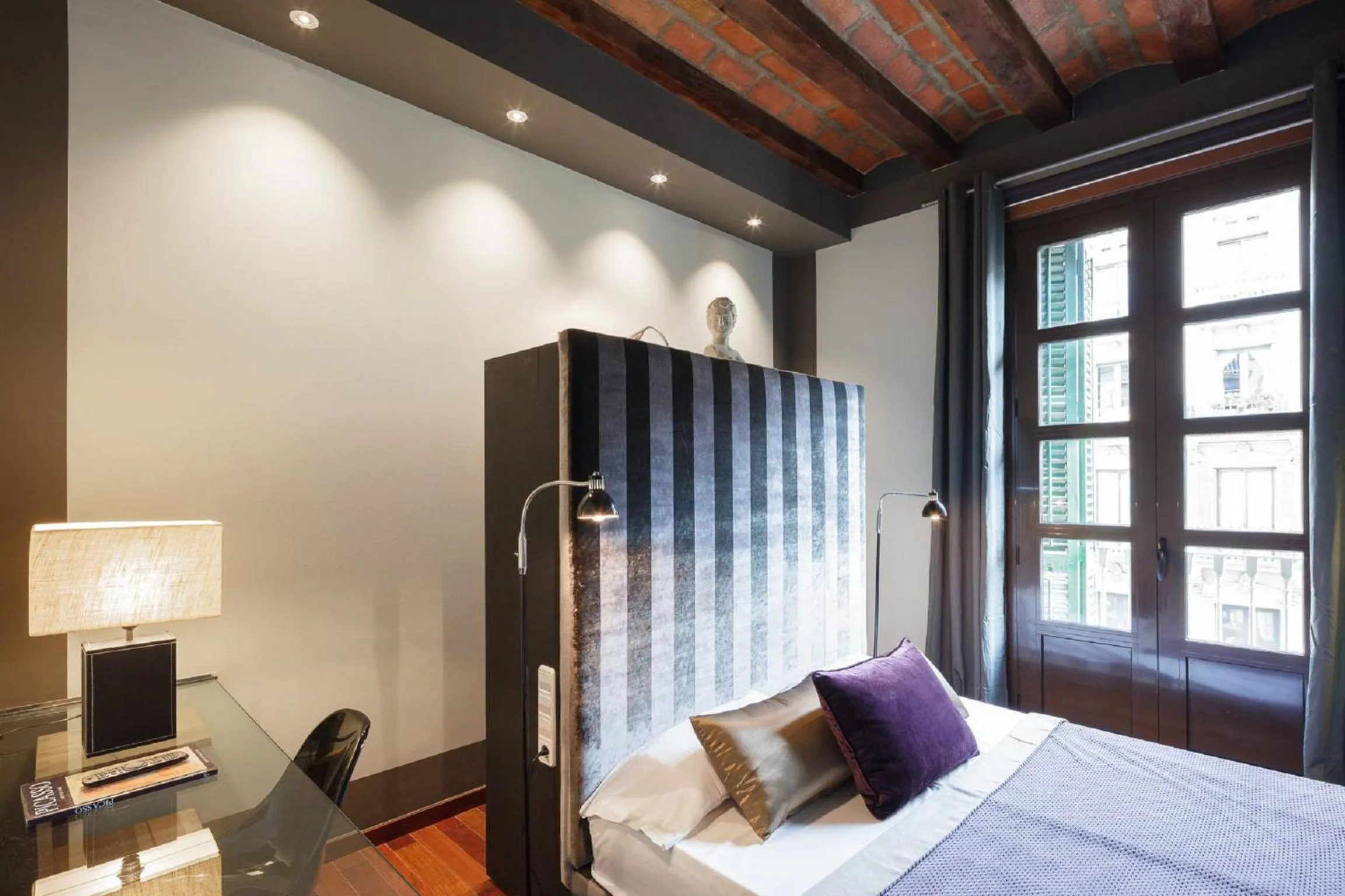 Bedroom, Bed in You Stylish City Center Apartments