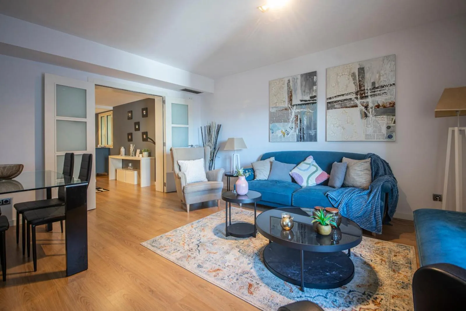 Living room in You Stylish City Center Apartments