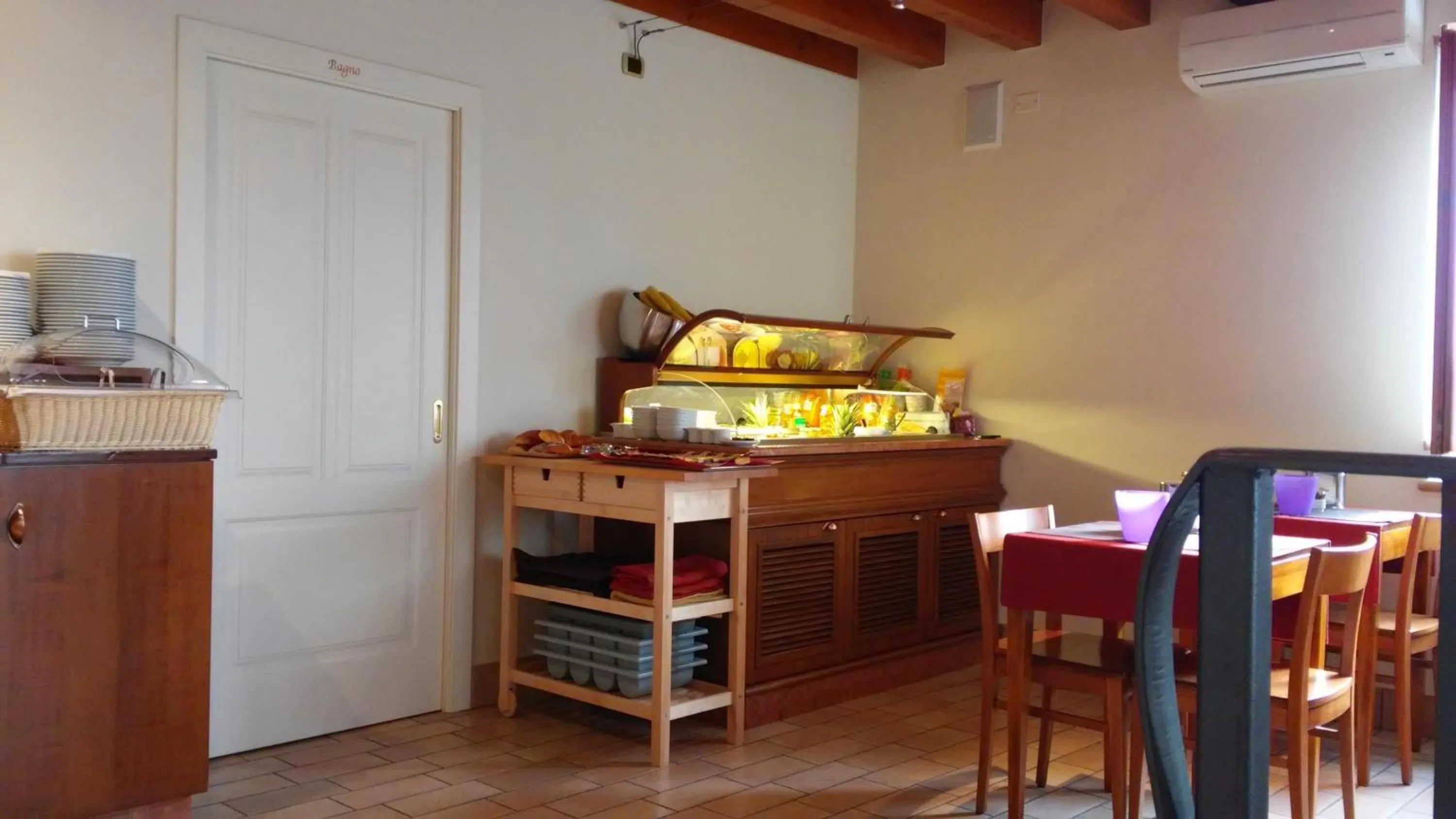 Restaurant/places to eat in Relais Corte Pontigliardo