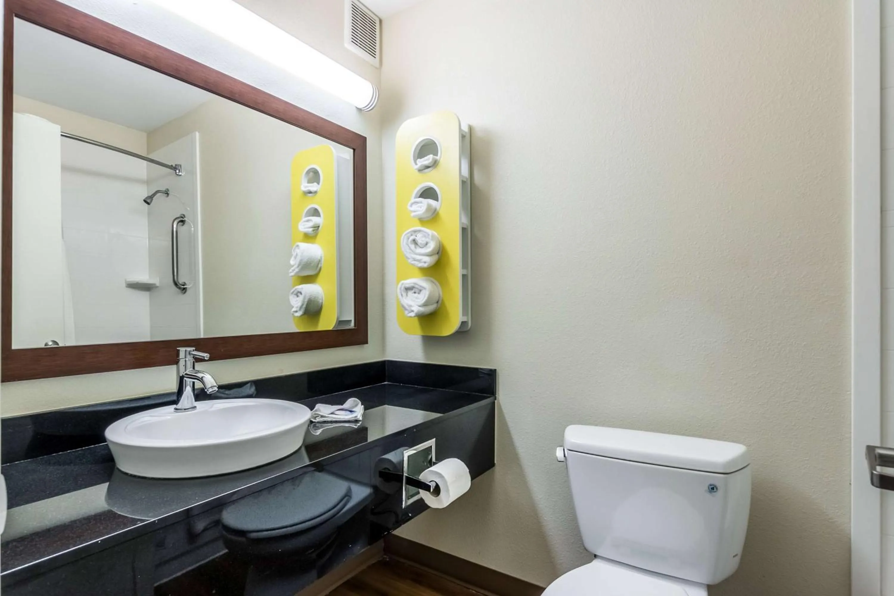 Toilet in Motel 6 New Brunswick