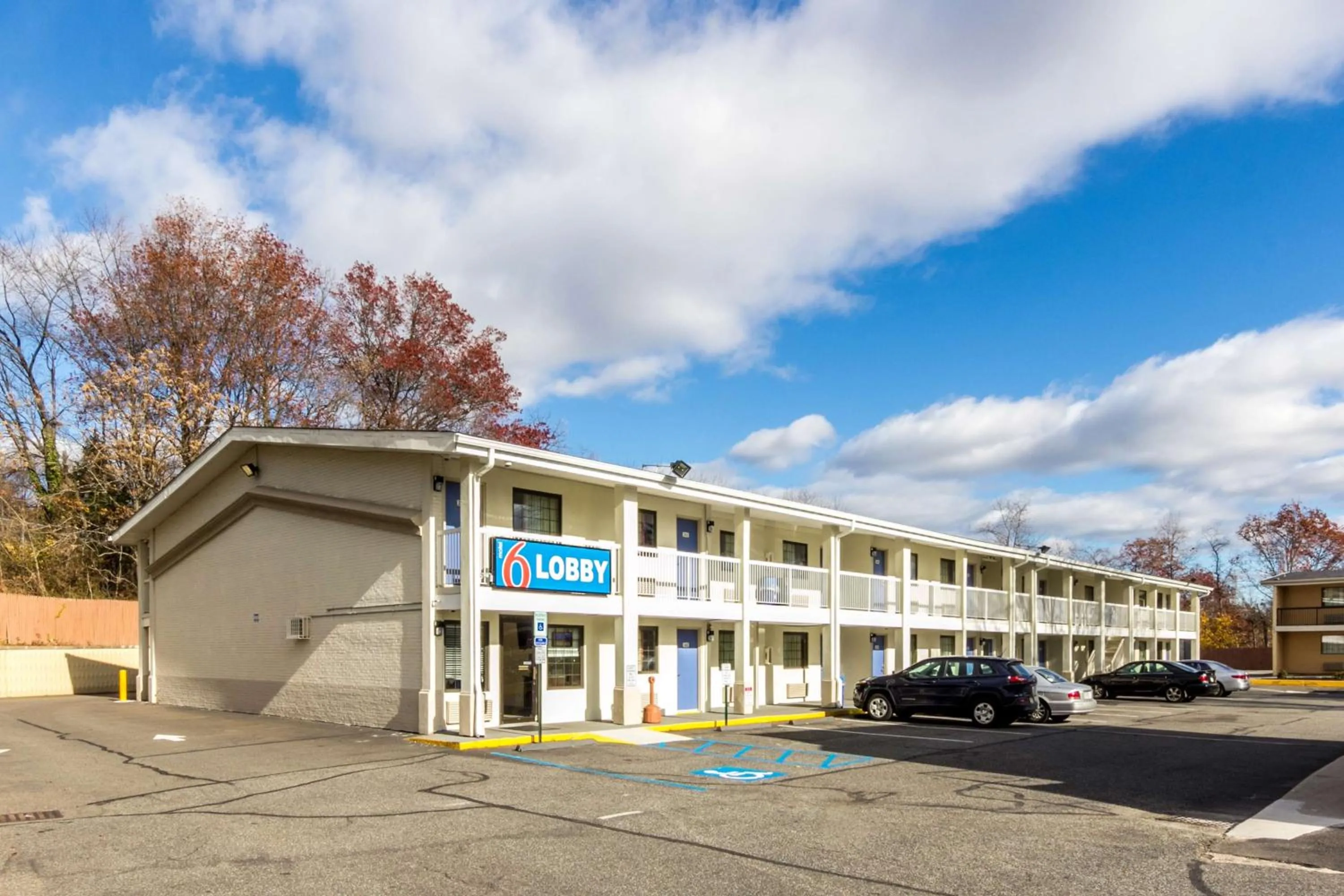 Property building in Motel 6 New Brunswick