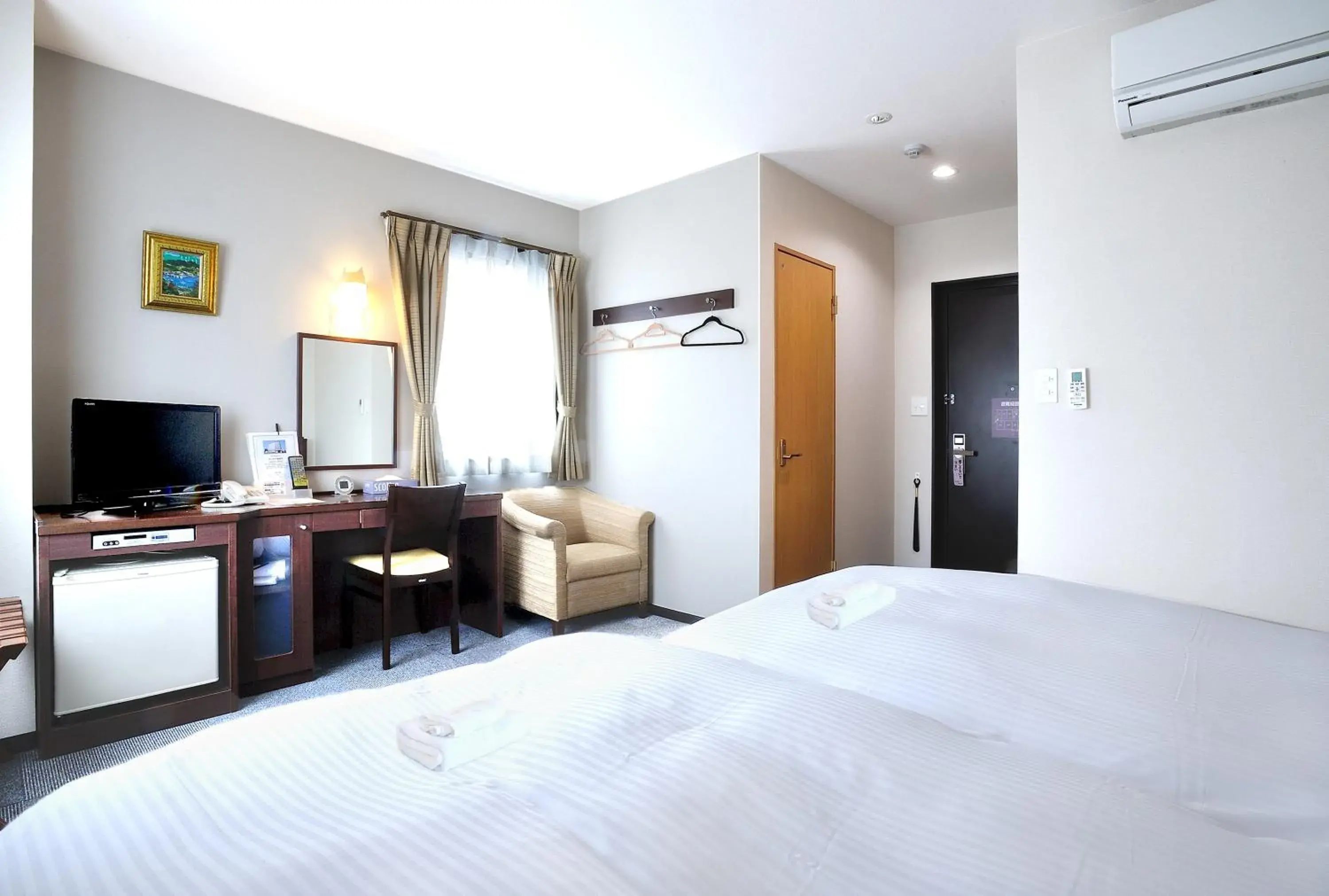 Double Room with Small Double Bed and Shower - single occupancy - Non-Smoking in Sunstay Kaseda Double Room with Small Double Bed and Shower - single occupancy - Non-Smoking in Sunstay Kaseda