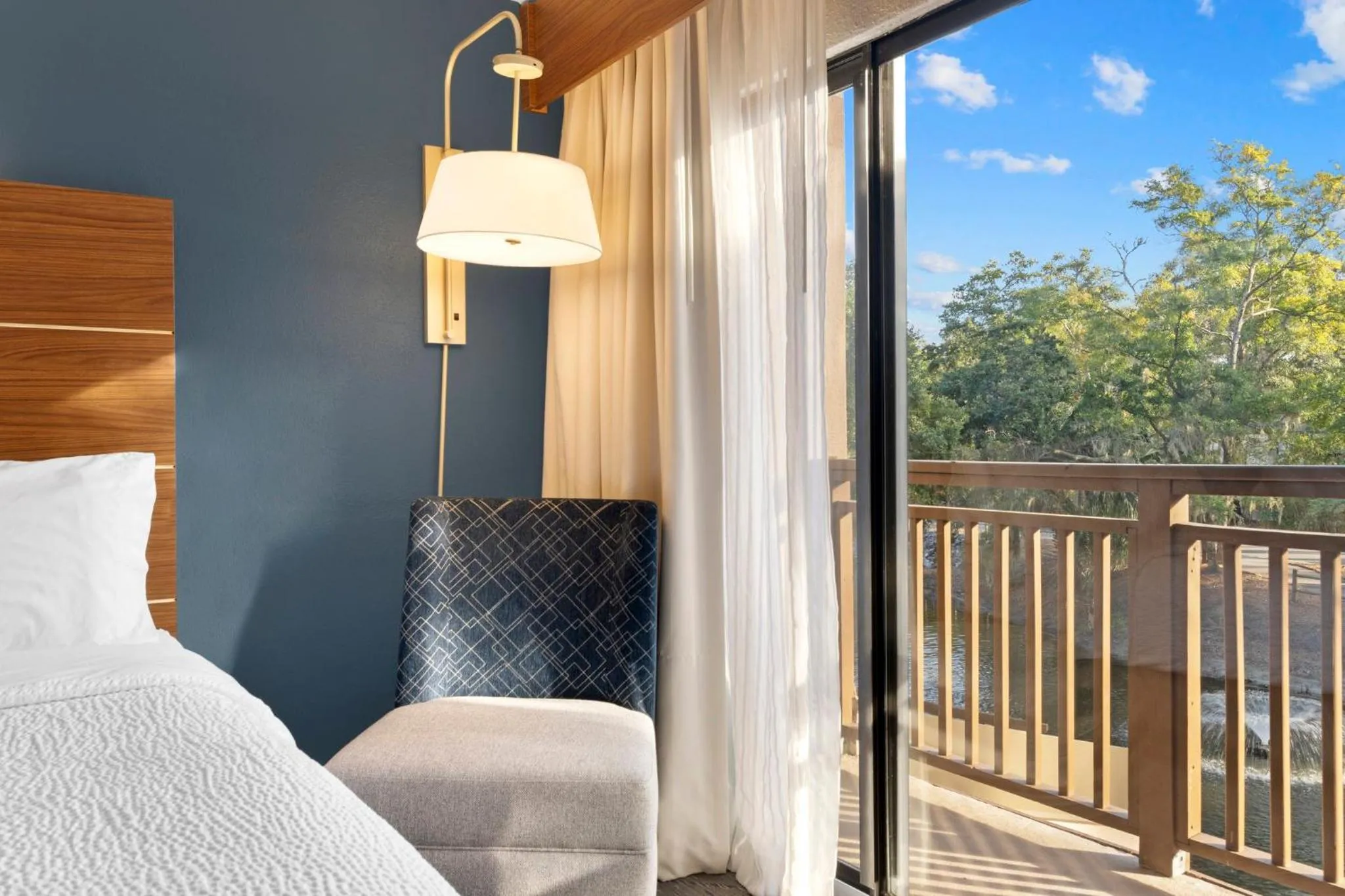 Photo of the whole room, Bed in Holiday Inn Express Hilton Head Island by IHG