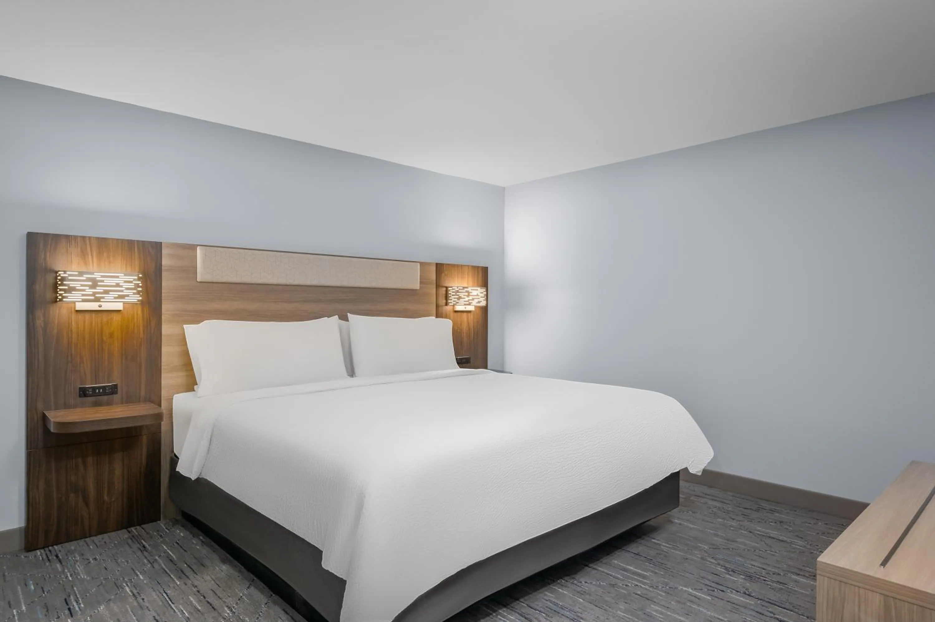 Bedroom, Bed in Holiday Inn Express Hilton Head Island by IHG