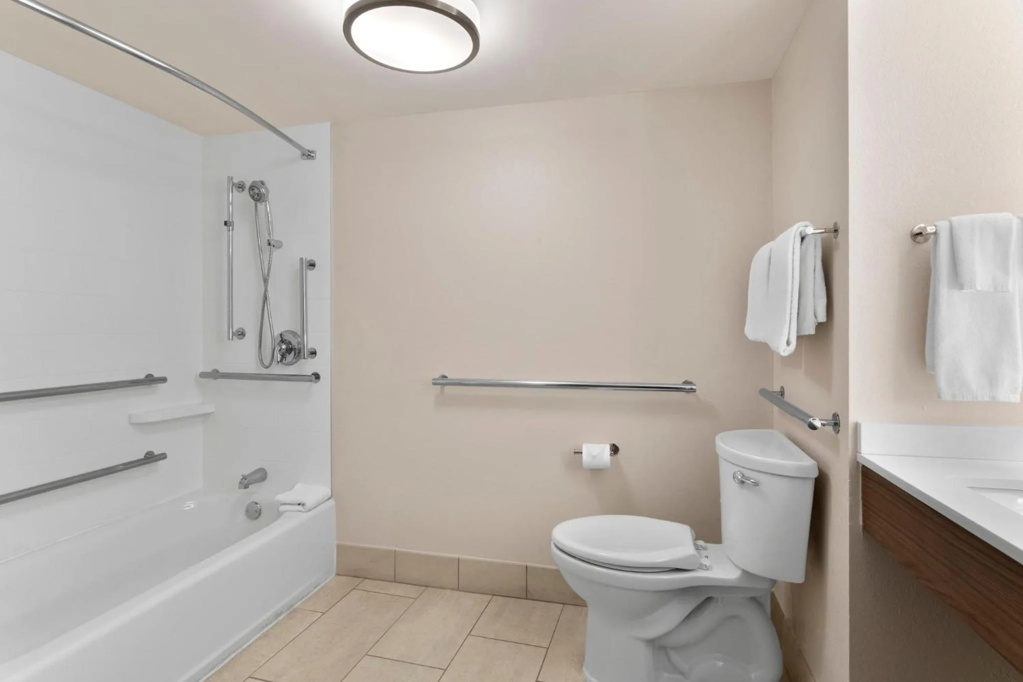 Photo of the whole room in Holiday Inn Express Hilton Head Island by IHG