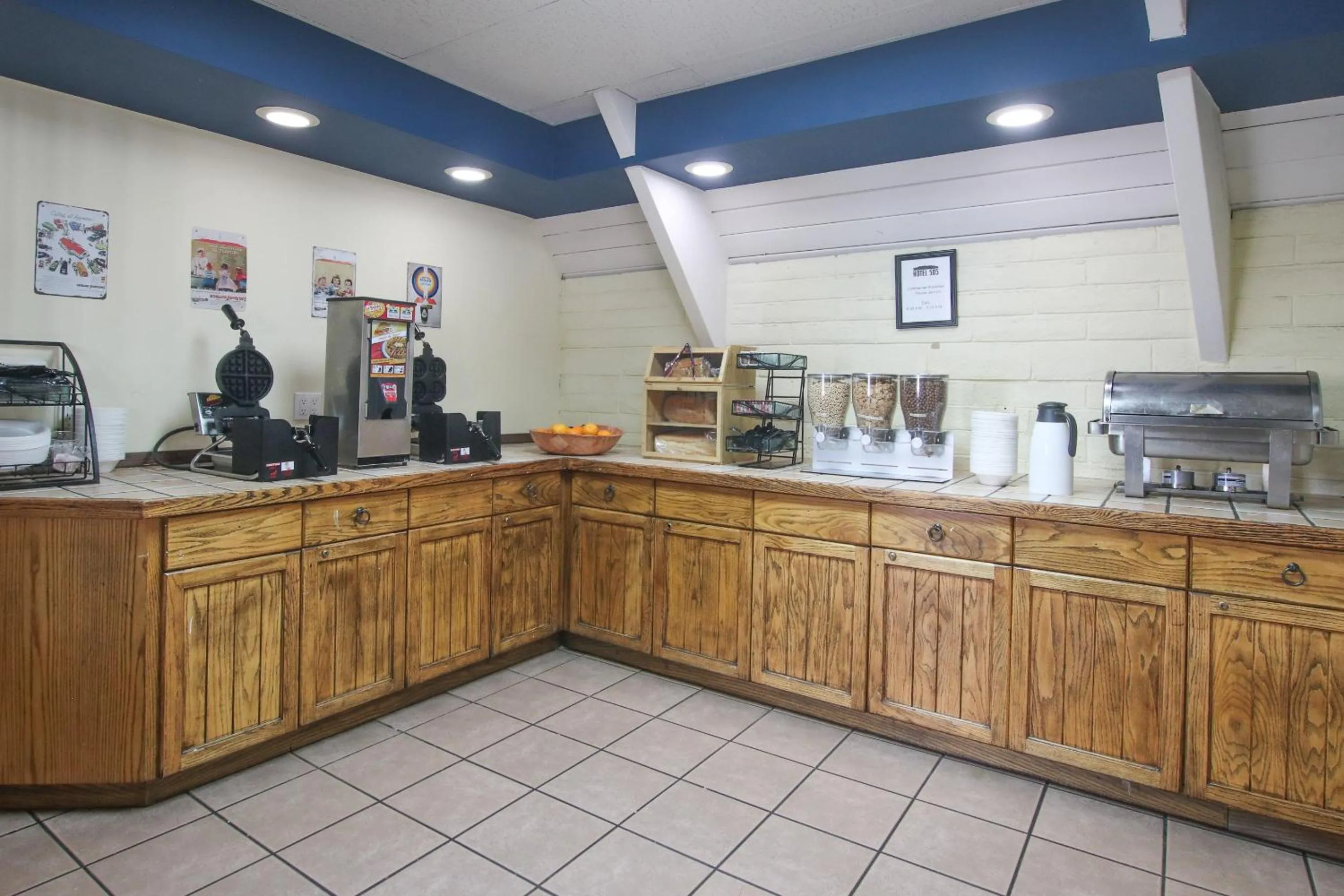 Breakfast in Hotel 505