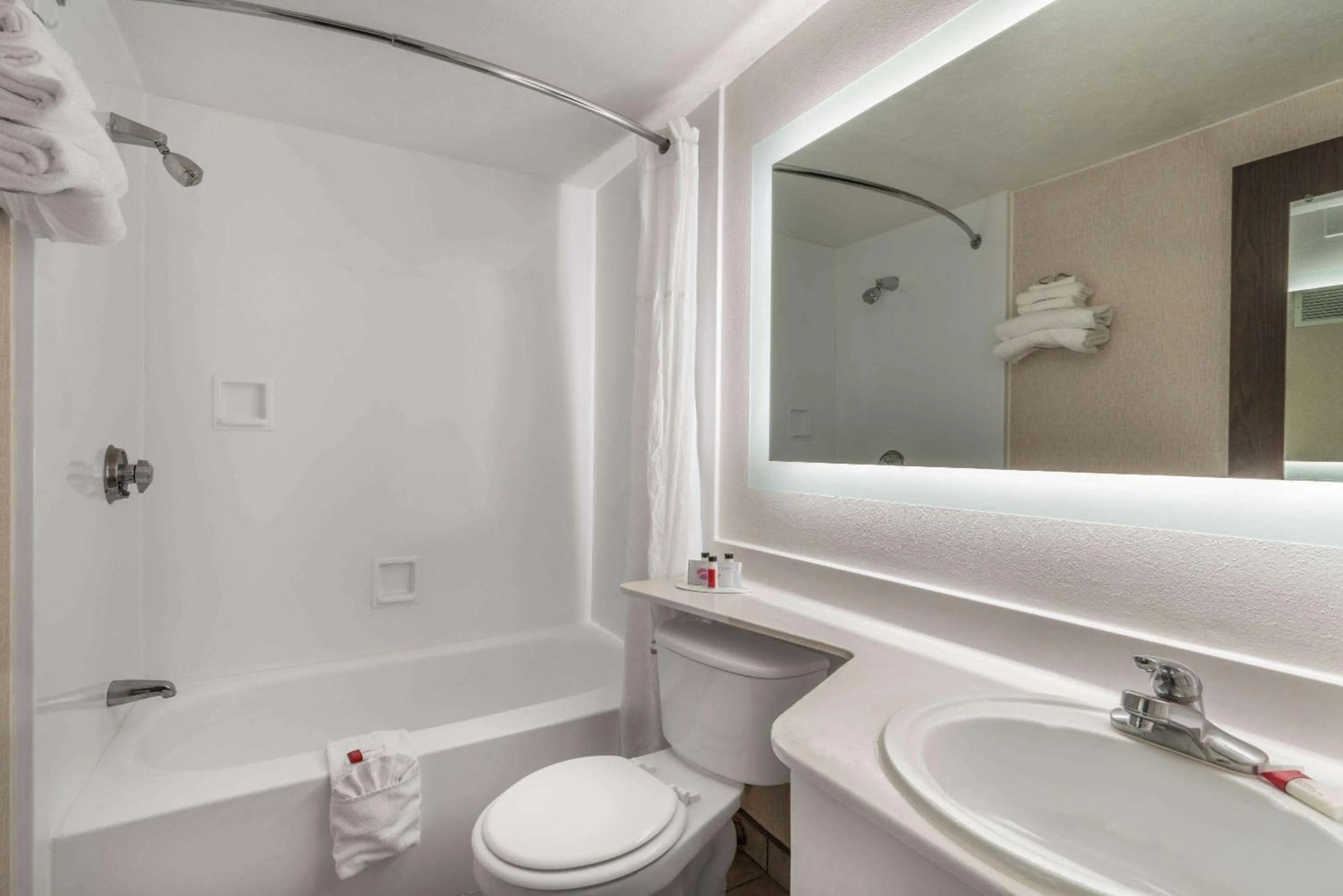 TV and multimedia in Hotel 505