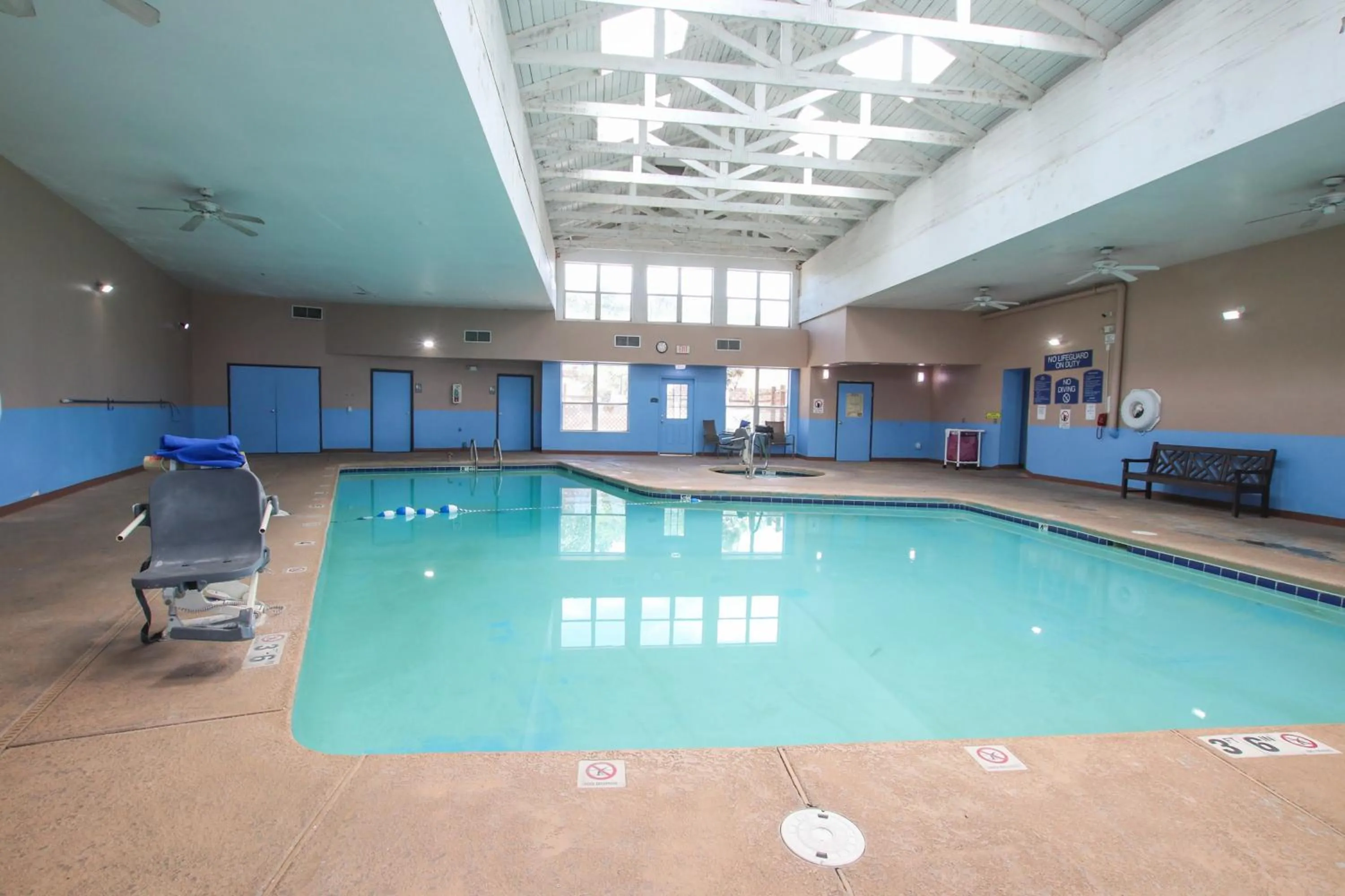 Pool view in Hotel 505