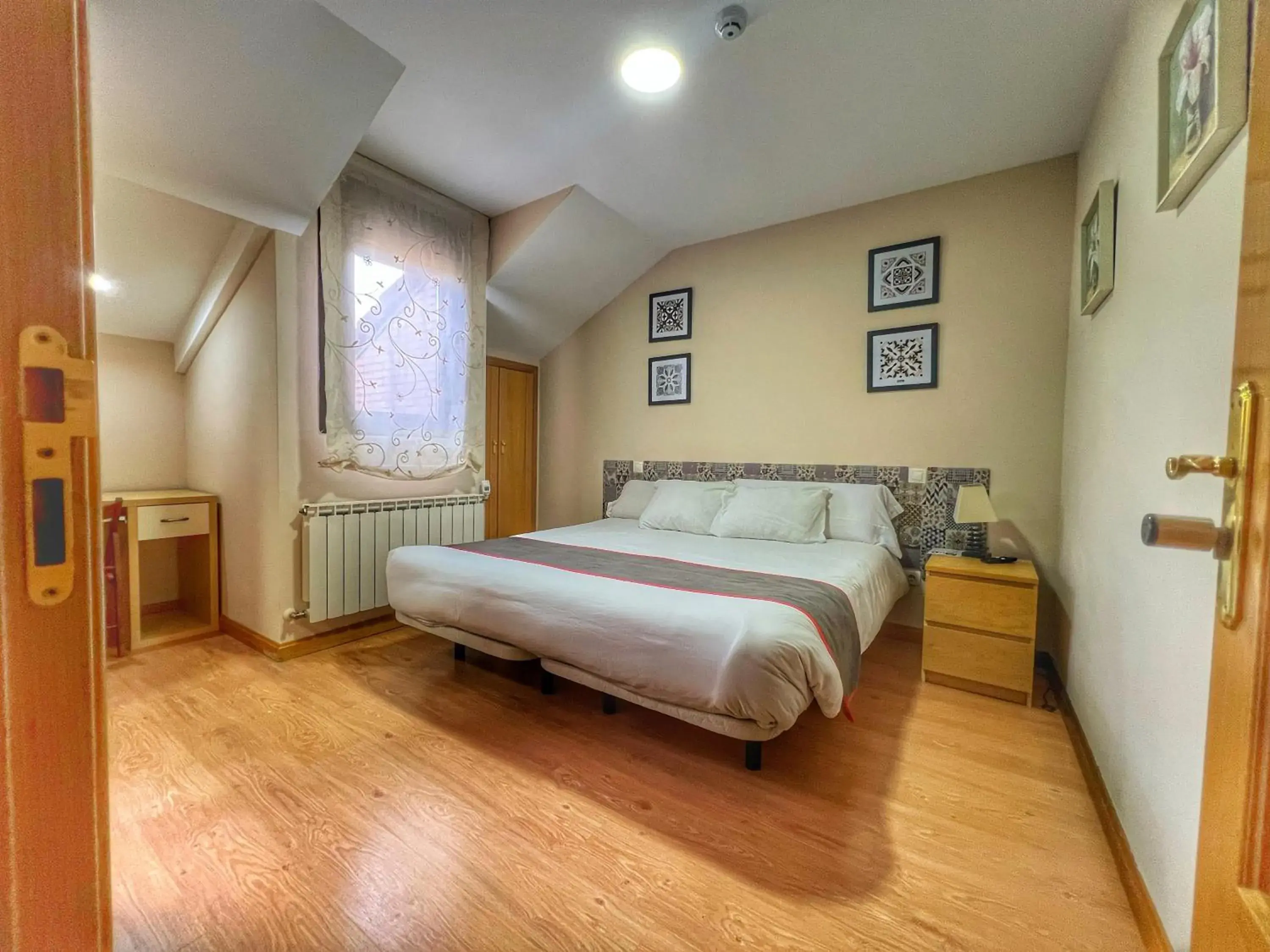 King Size in Hostal la Colmena King Size in Hostal la Colmena