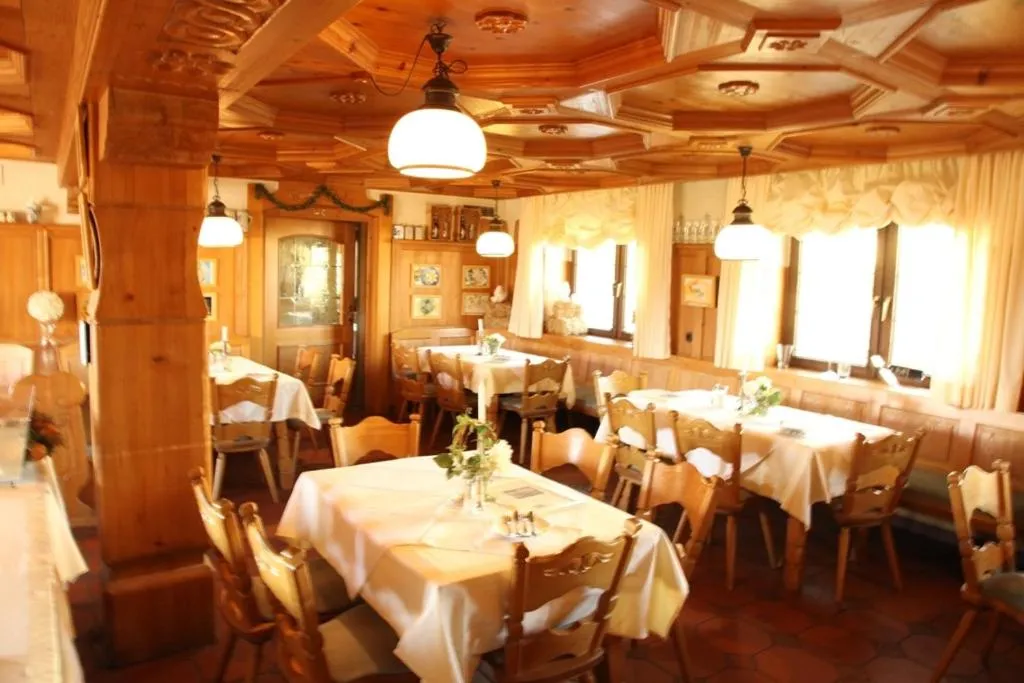 Restaurant/places to eat in Kurhotel Würdinger Hof