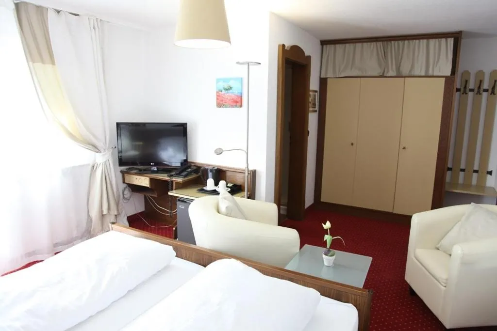 TV and multimedia, Bed in Kurhotel Würdinger Hof