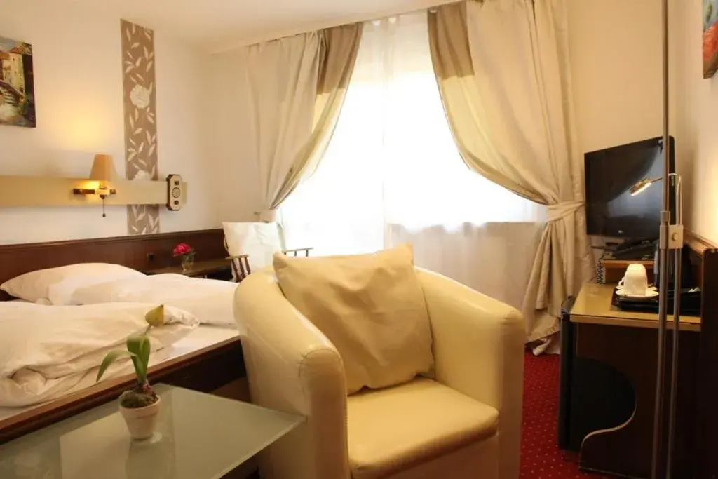 Classic Double Room with Balcony in Kurhotel Würdinger Hof Classic Double Room with Balcony in Kurhotel Würdinger Hof